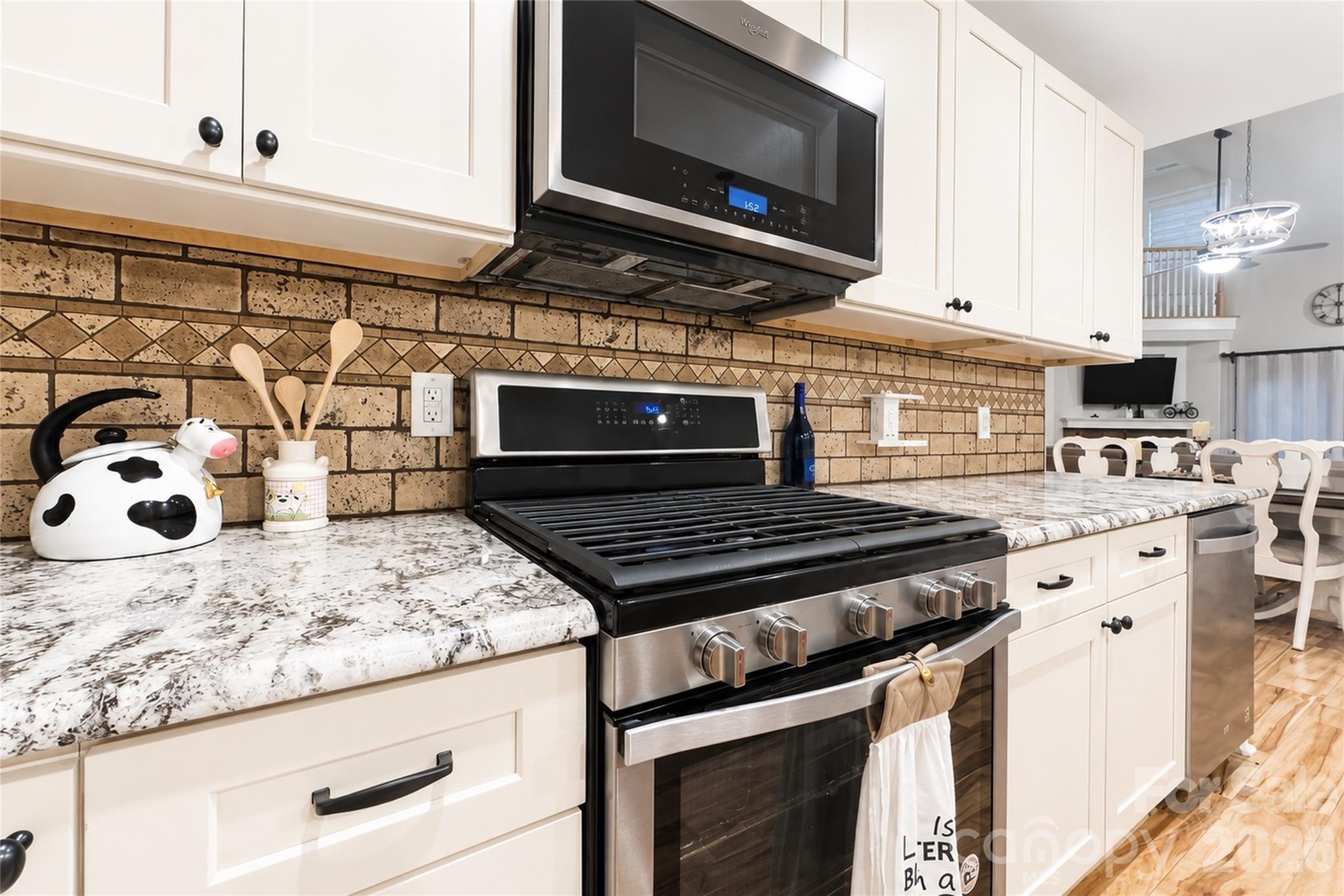 6047 Chaucer Lane — Granite Falls