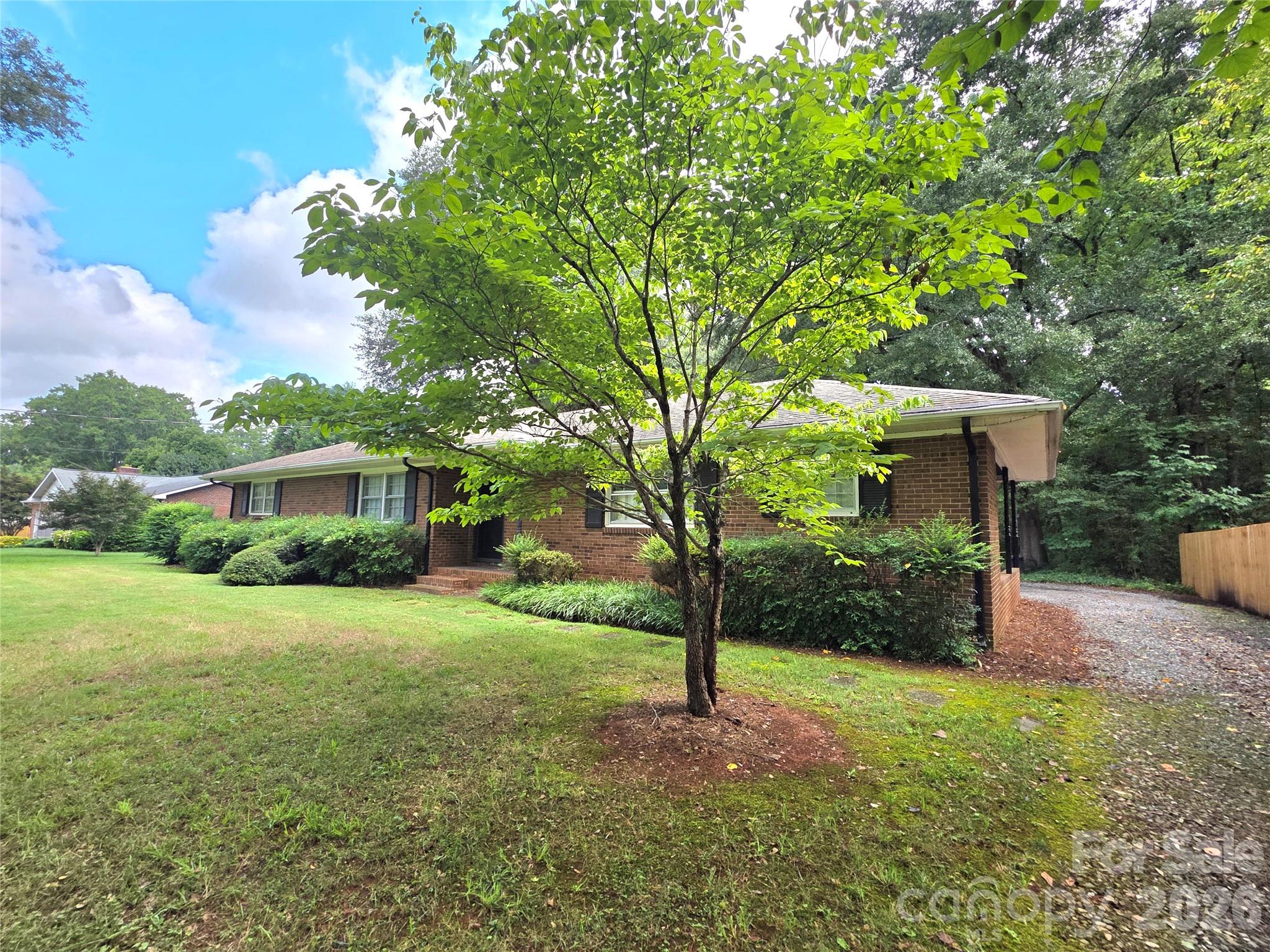 4913 S New Hope Road — Belmont