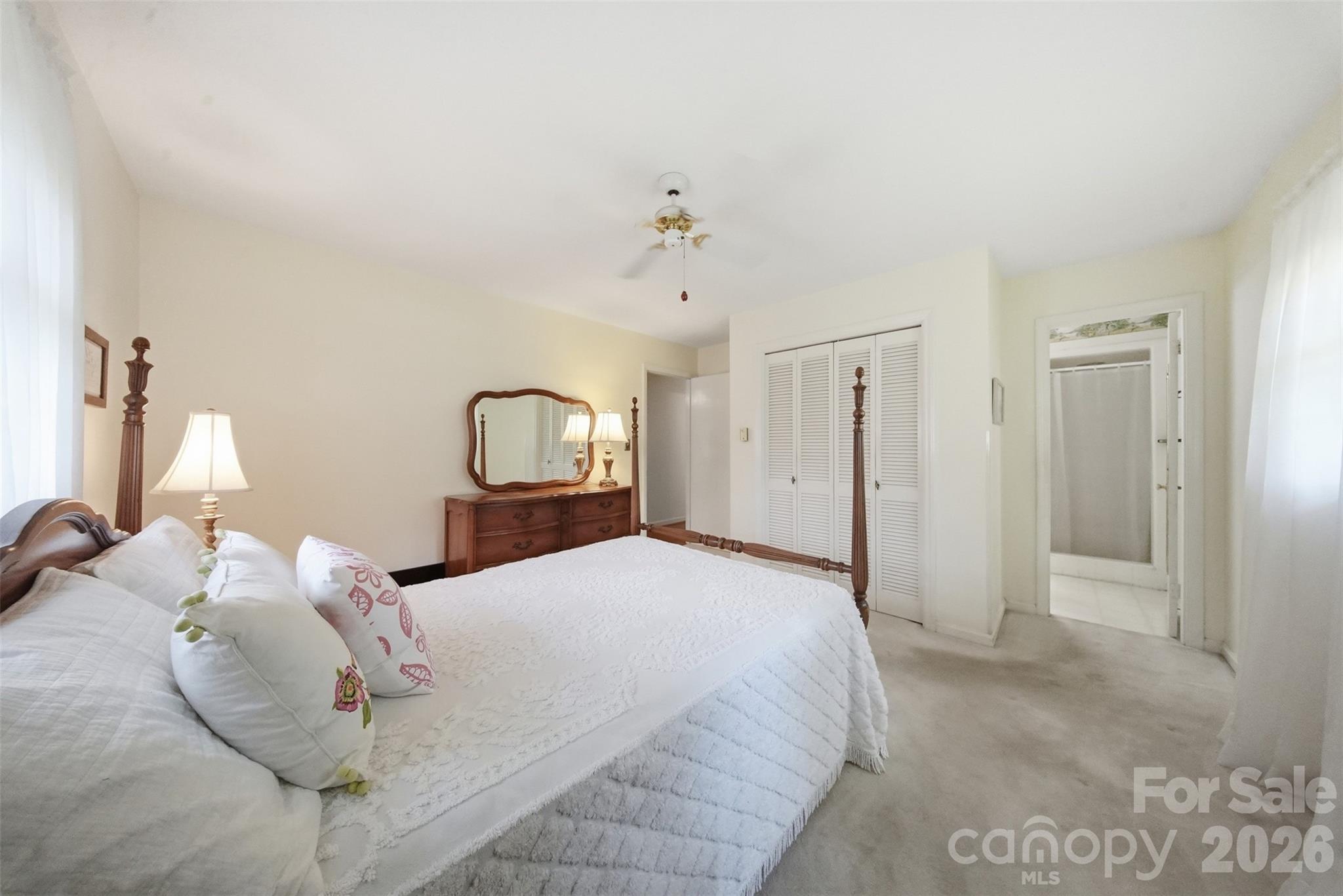 4913 S New Hope Road — Belmont