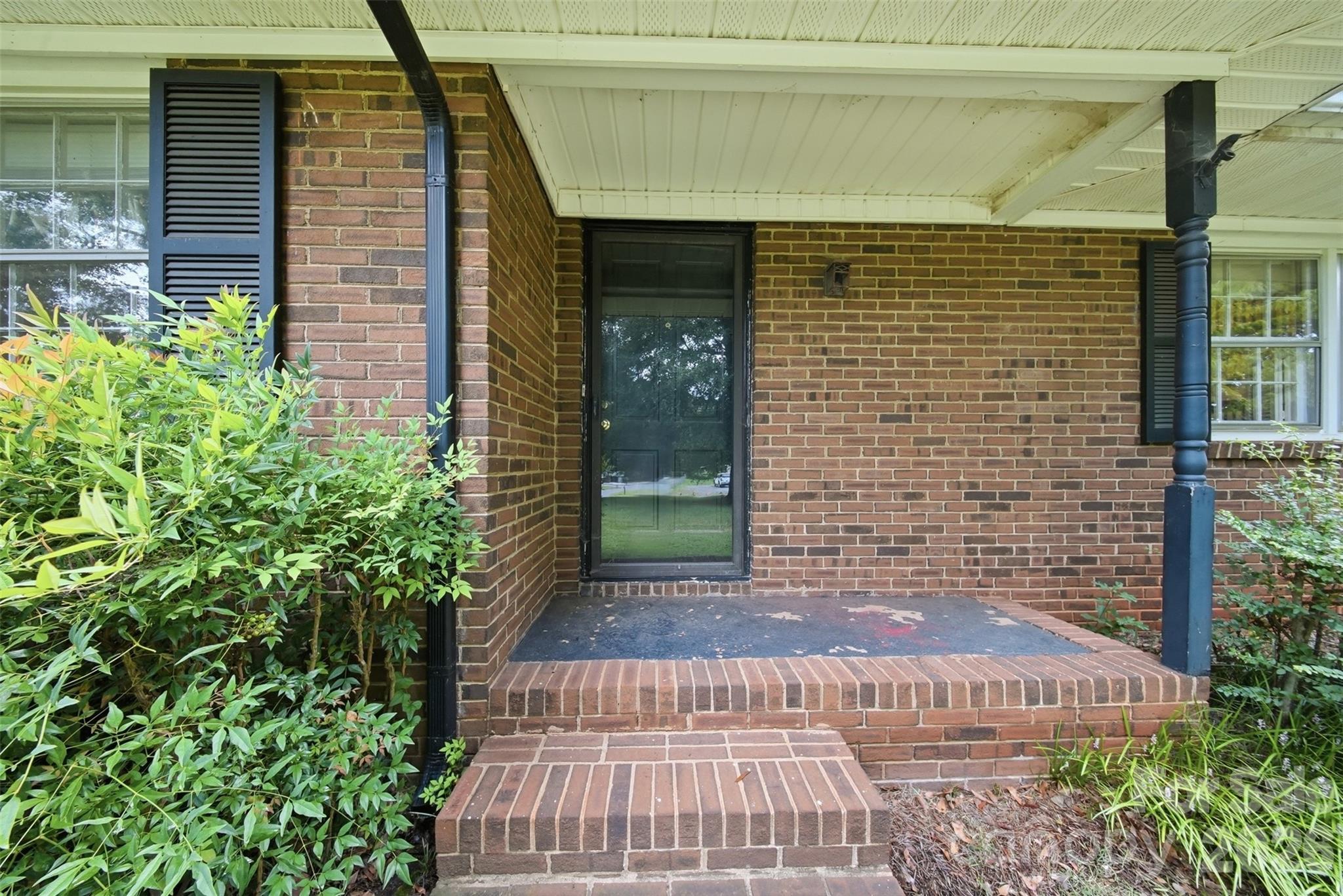4913 S New Hope Road — Belmont