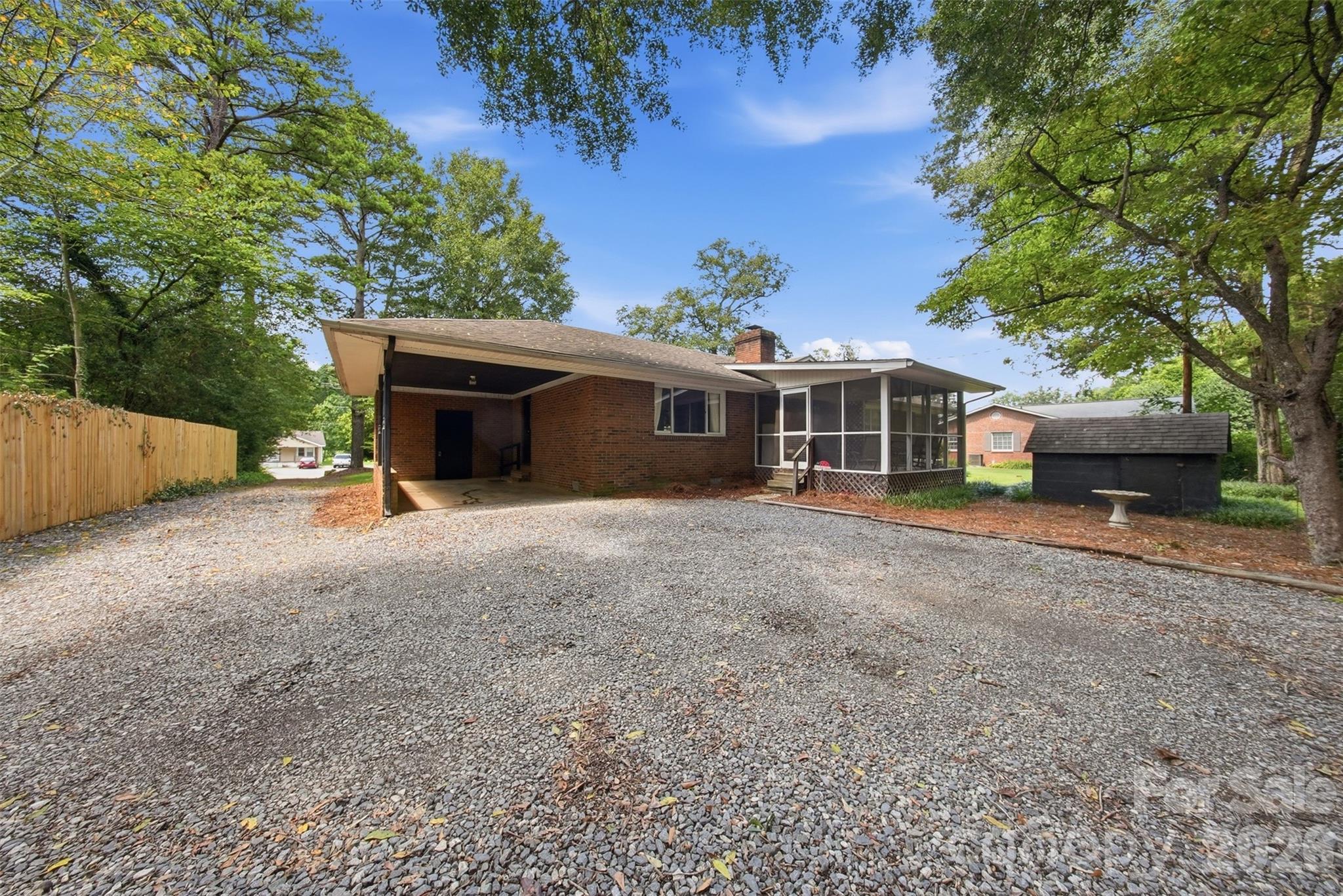 4913 S New Hope Road — Belmont