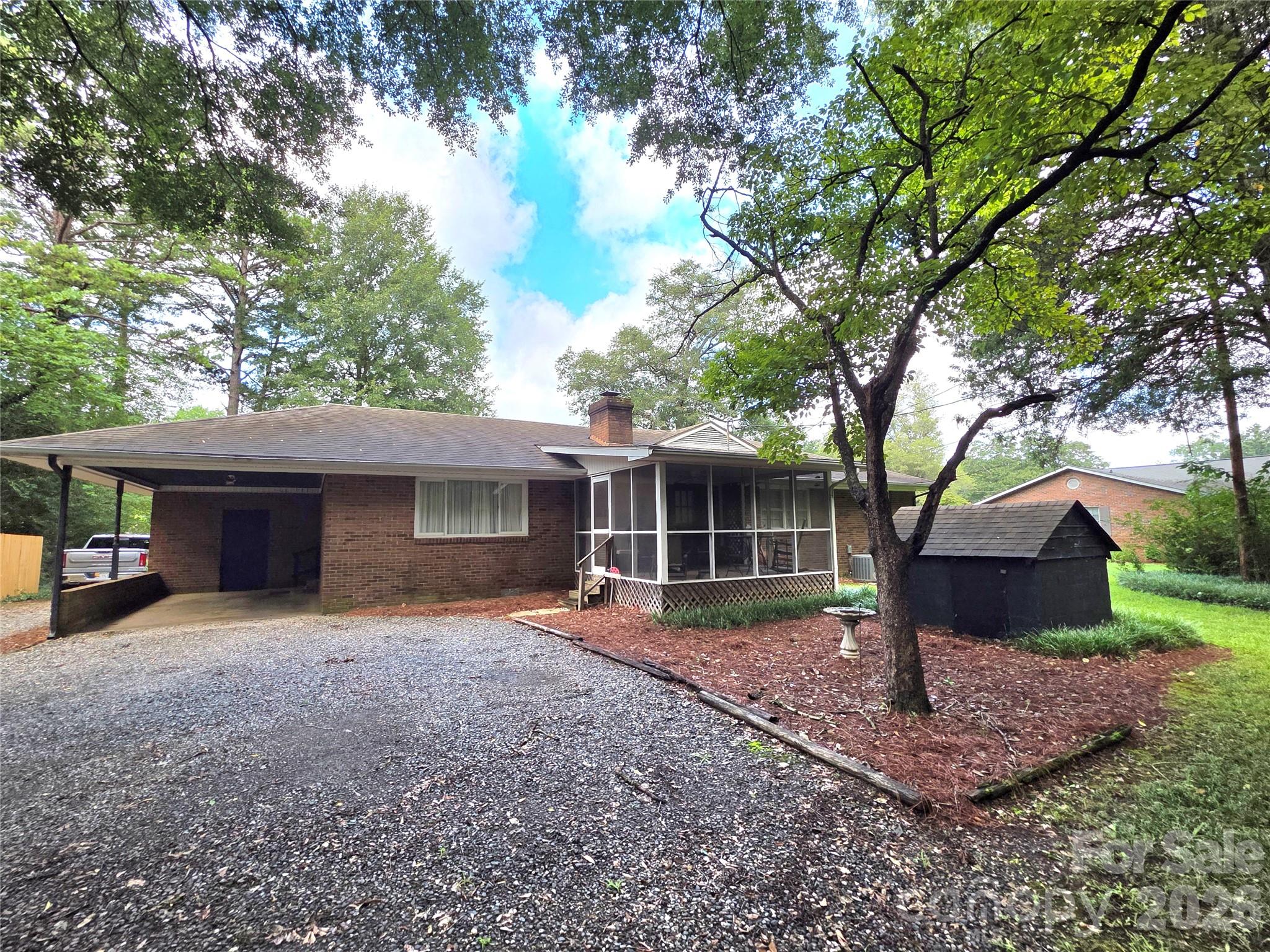 4913 S New Hope Road — Belmont