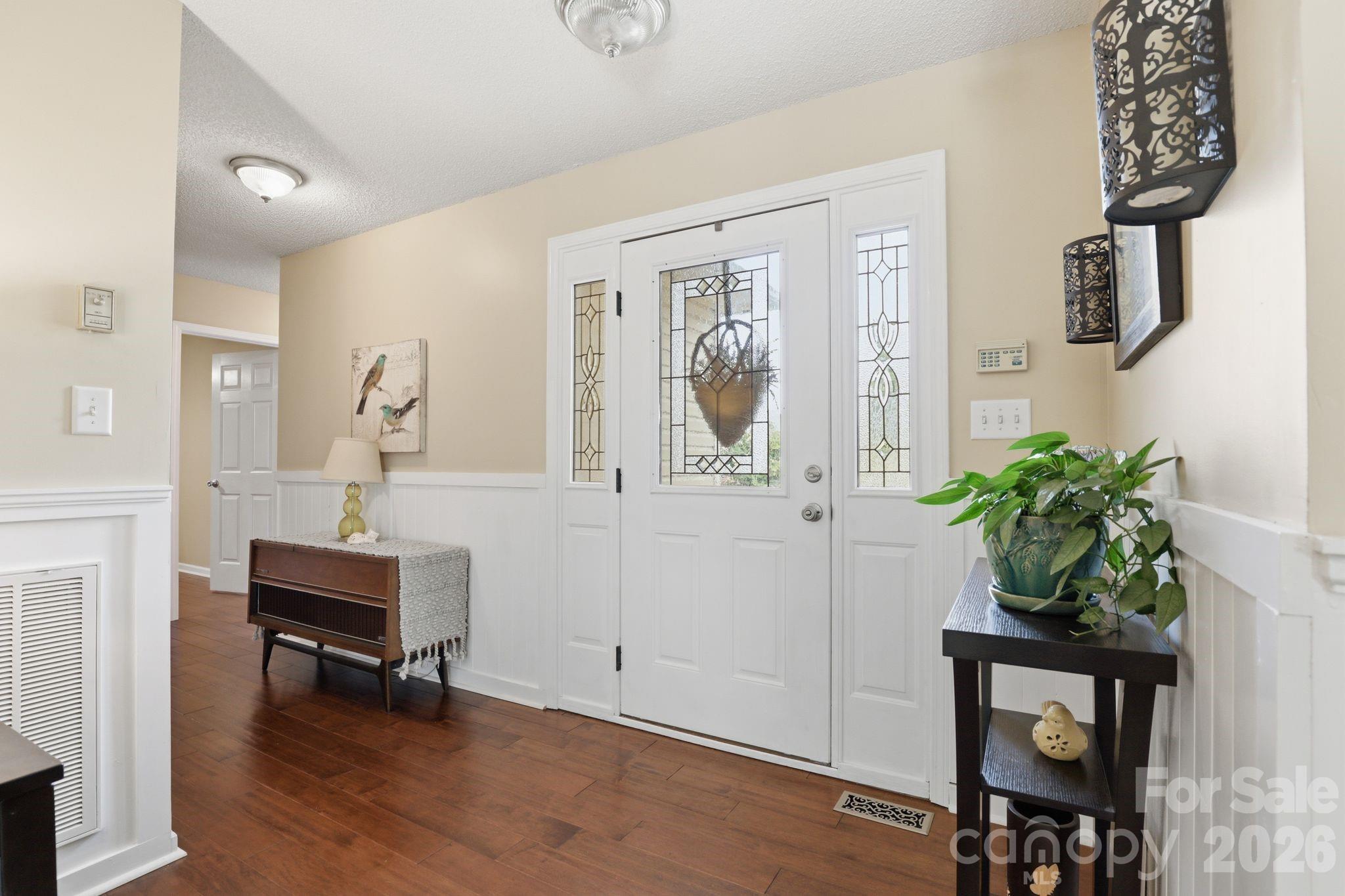 2918 24th Street Drive NE — Hickory