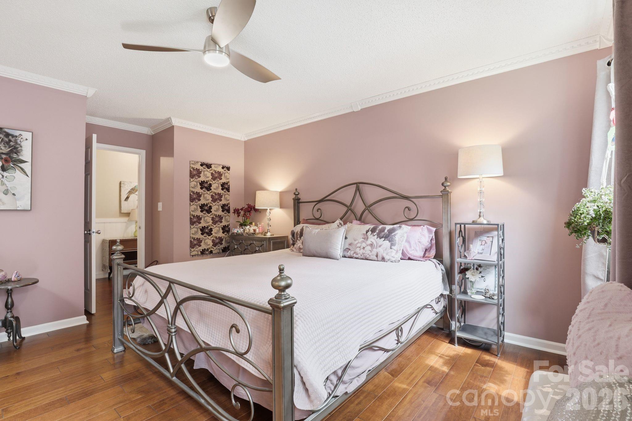 2918 24th Street Drive NE — Hickory