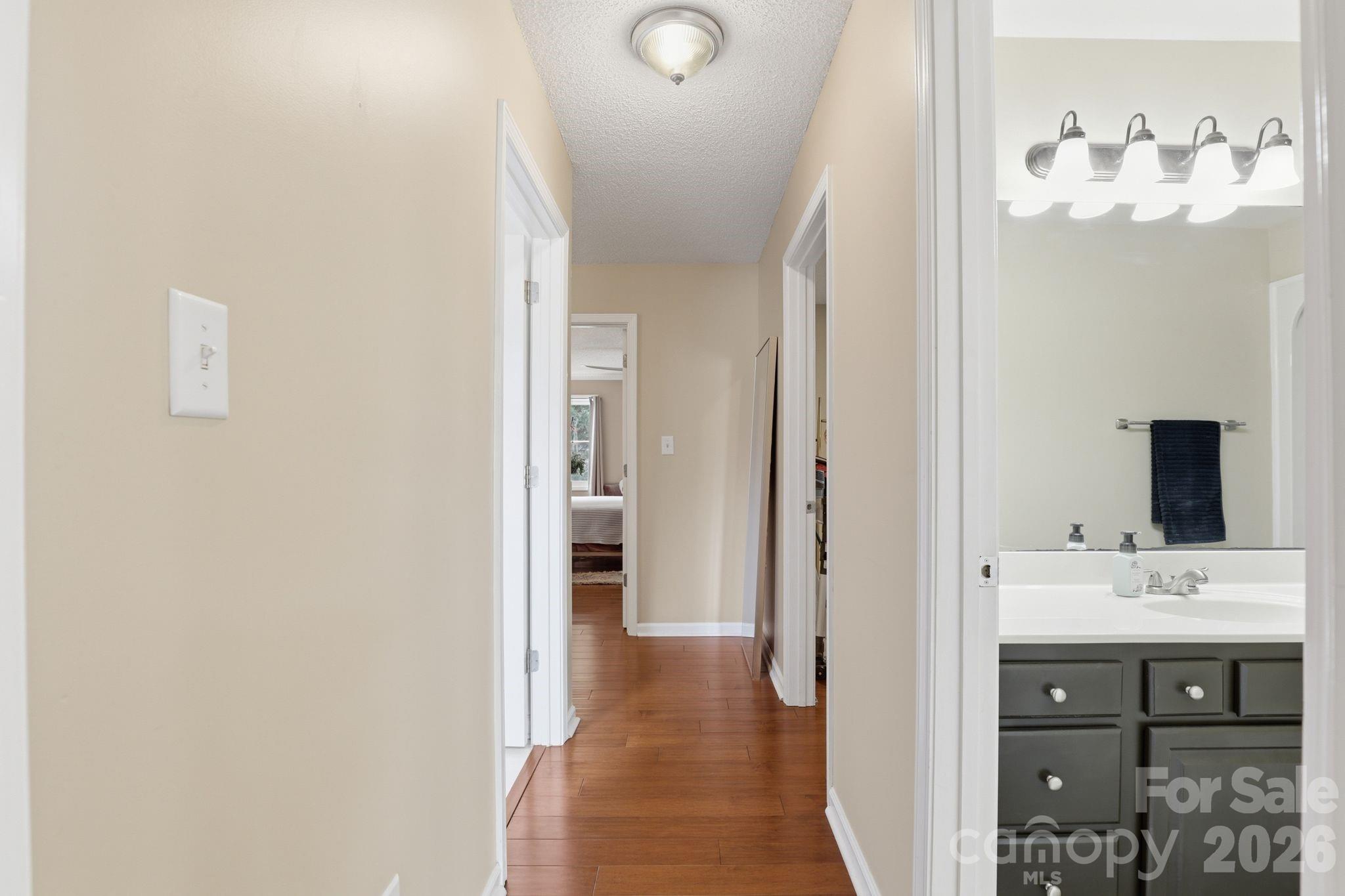 2918 24th Street Drive NE — Hickory