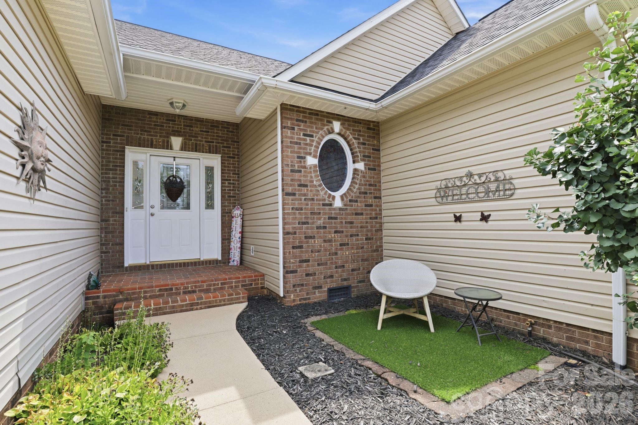 2918 24th Street Drive NE — Hickory