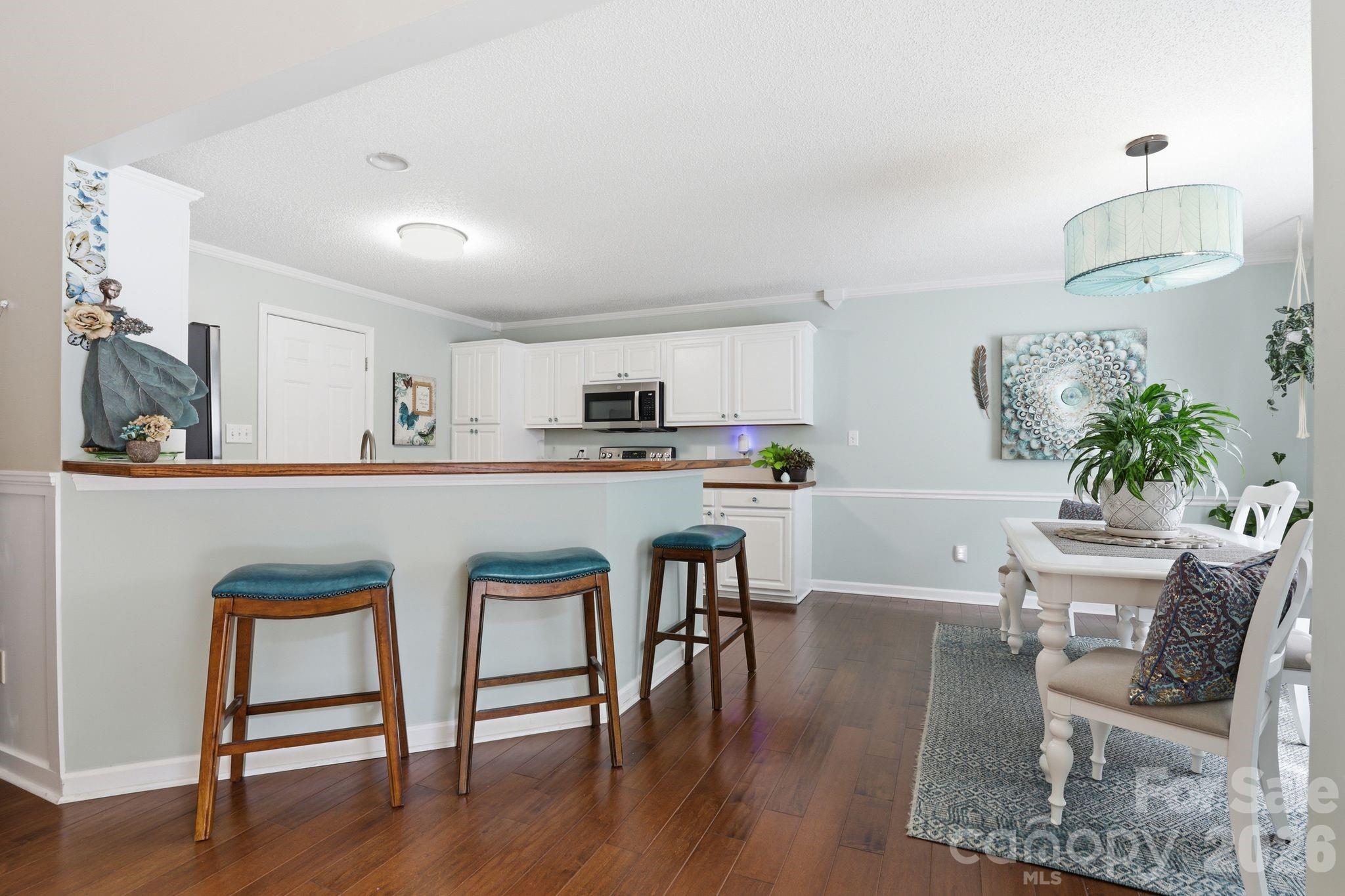2918 24th Street Drive NE — Hickory