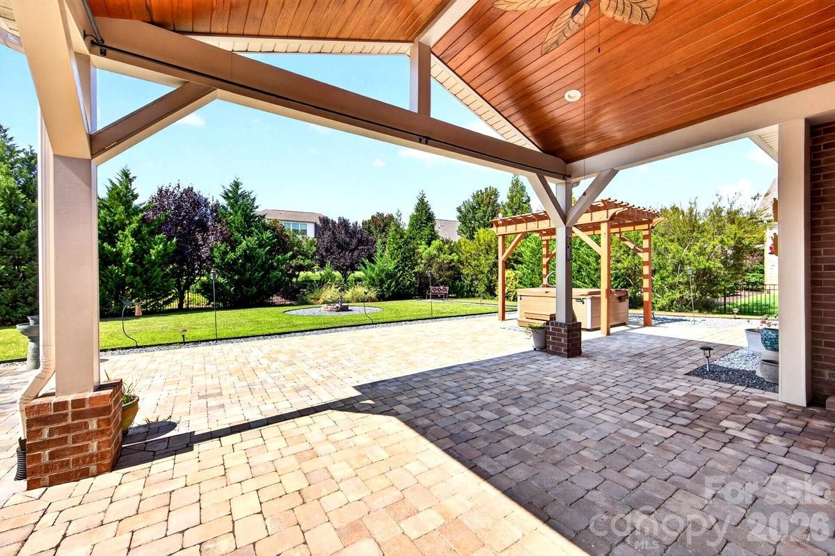 11322 Brangus Lane — Charlotte