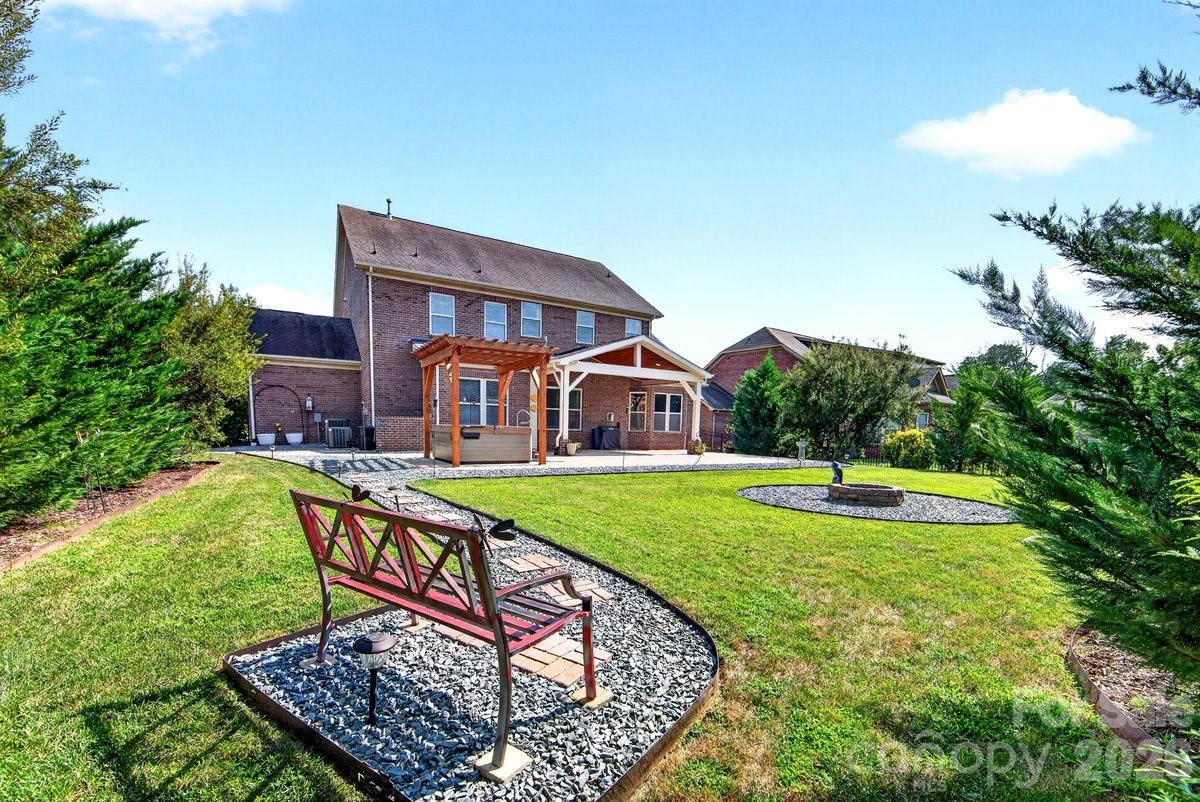 11322 Brangus Lane — Charlotte