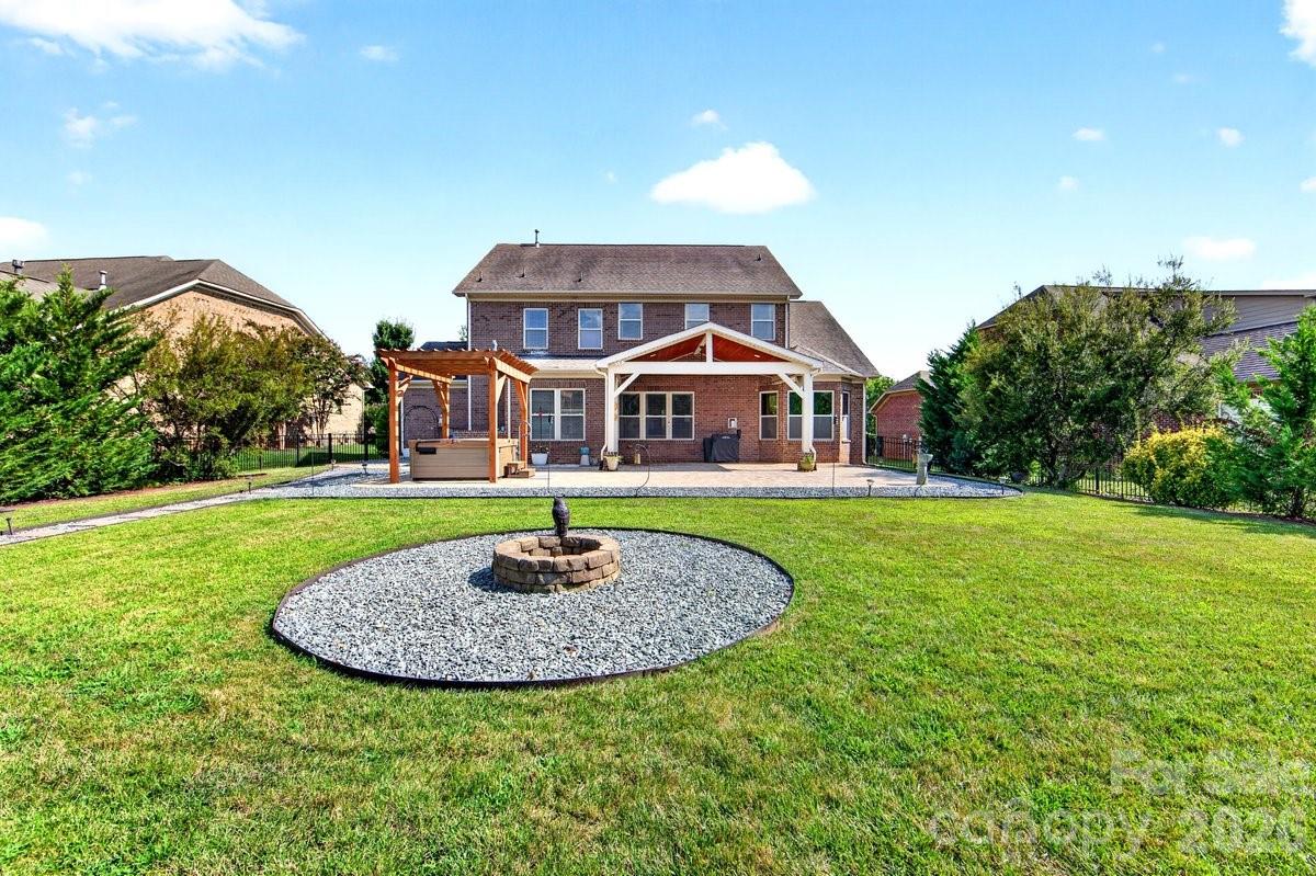 11322 Brangus Lane — Charlotte