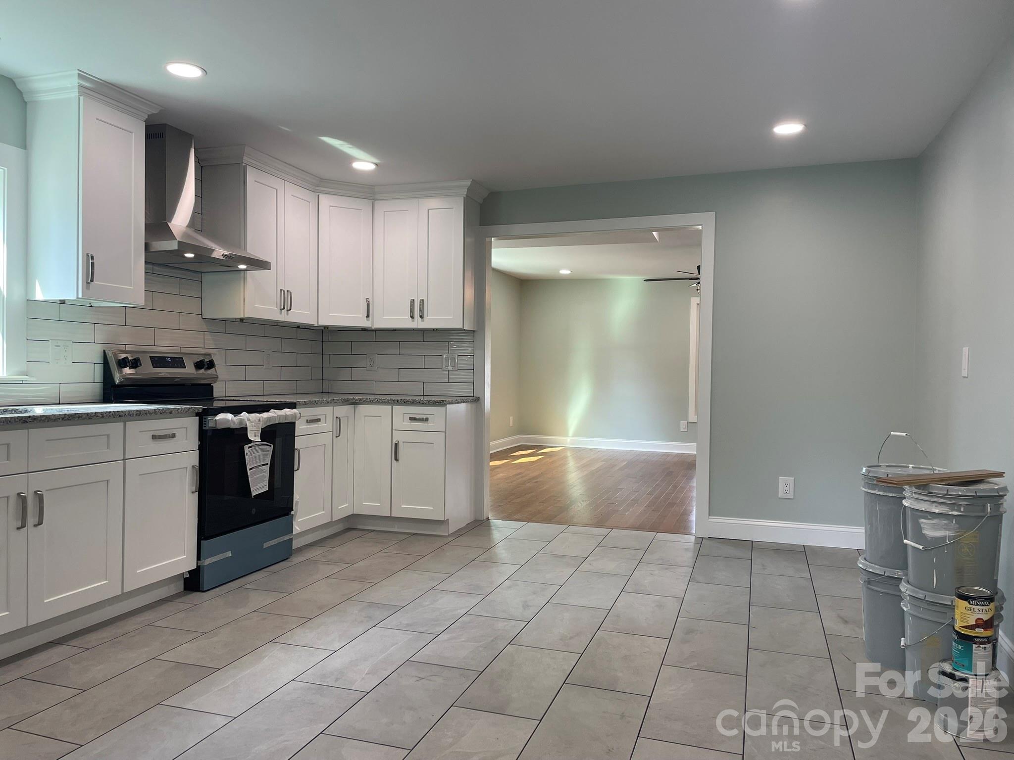 200 E White Street — Morganton