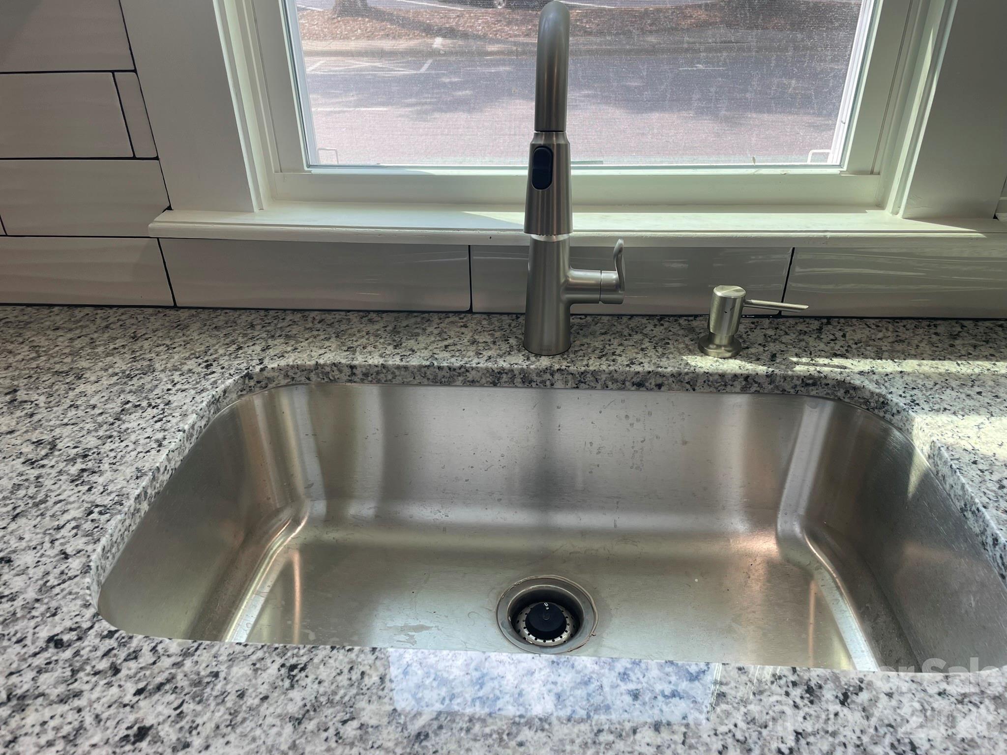 200 E White Street — Morganton