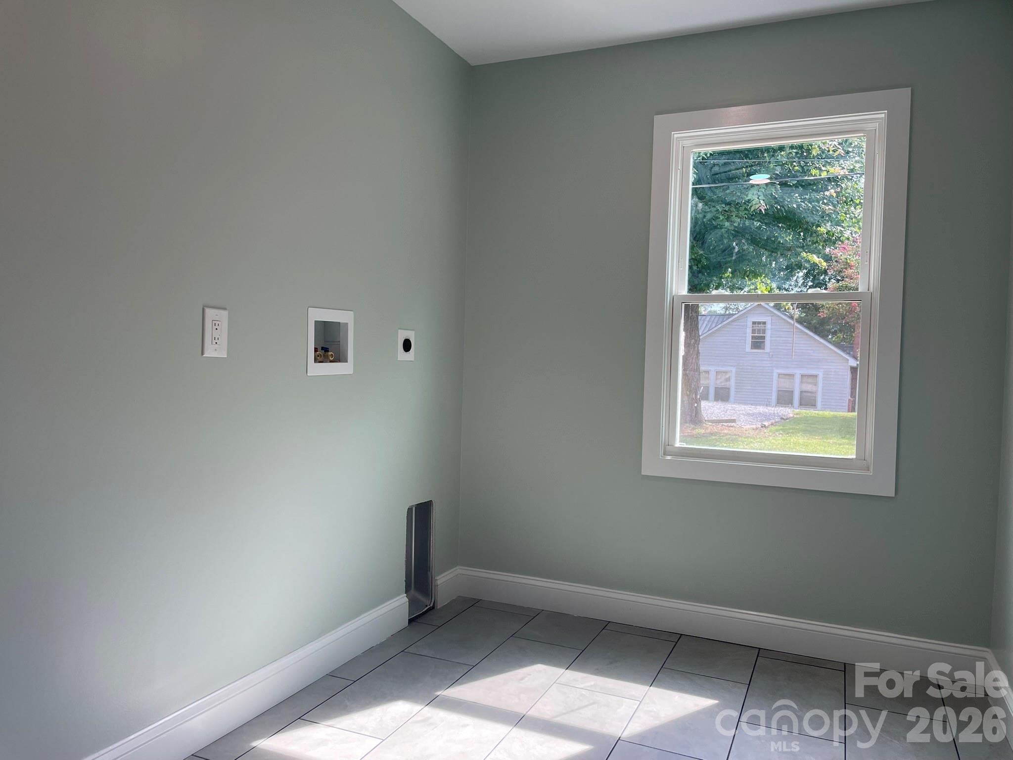 200 E White Street — Morganton