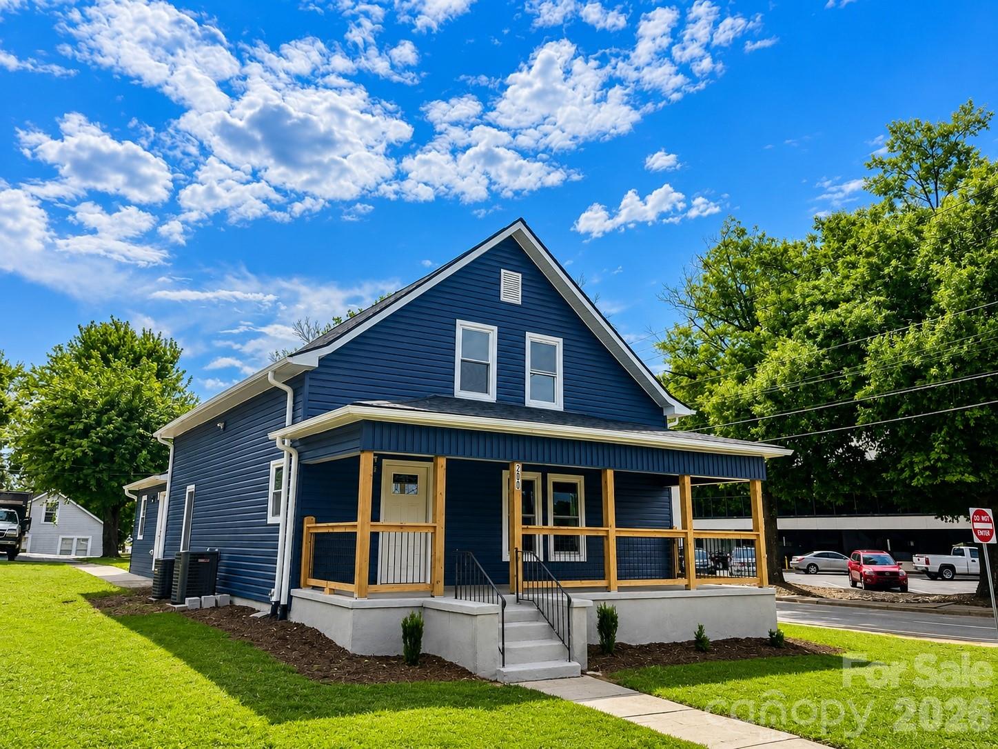 200 E White Street — Morganton