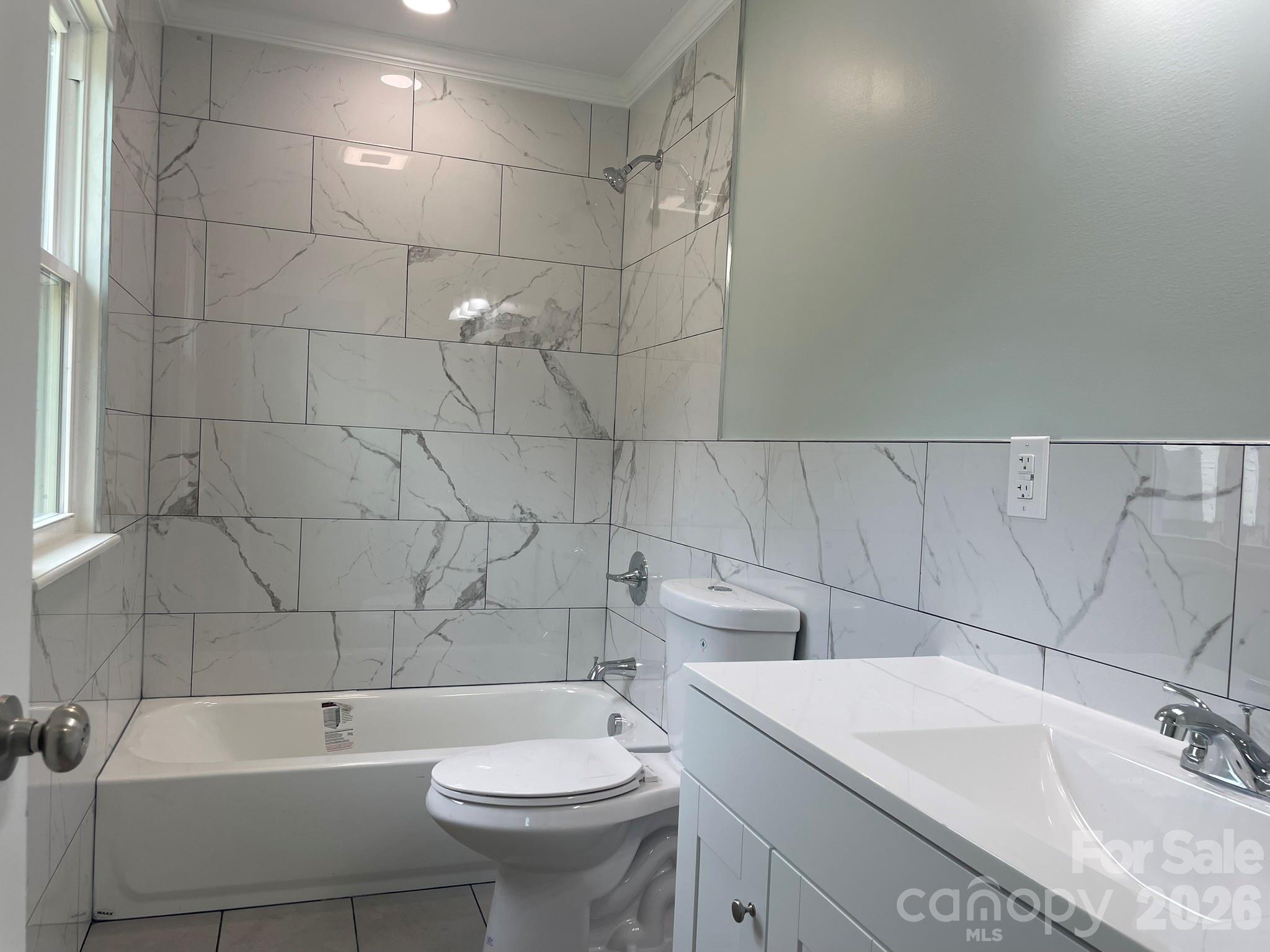 200 E White Street — Morganton