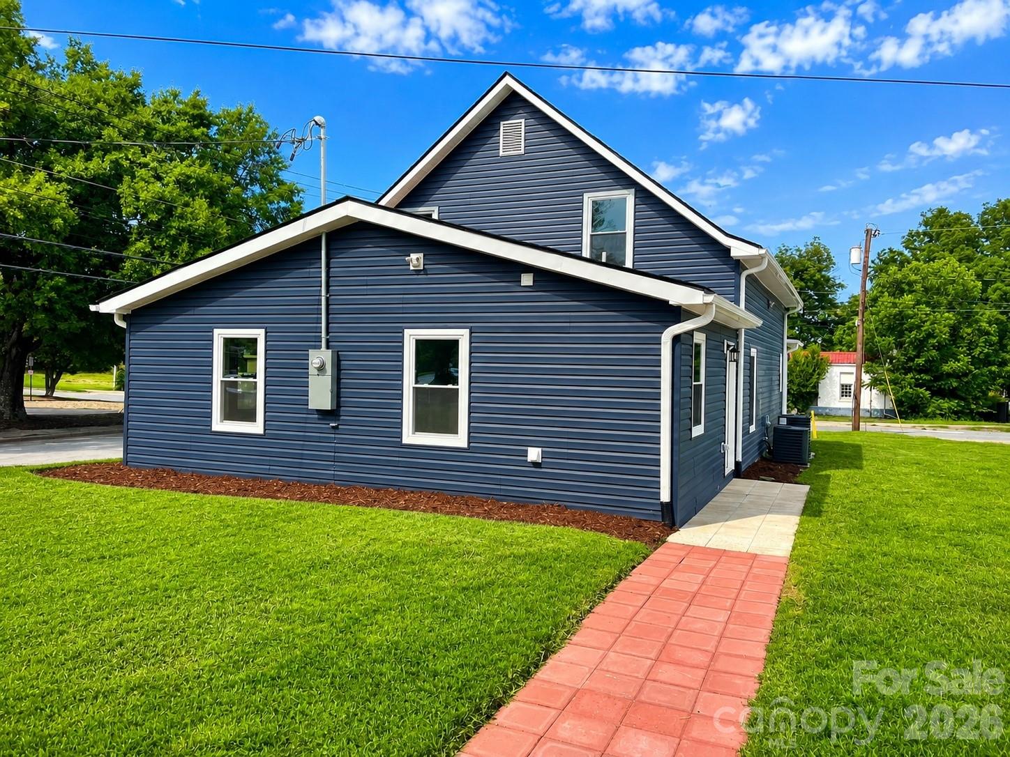 200 E White Street — Morganton