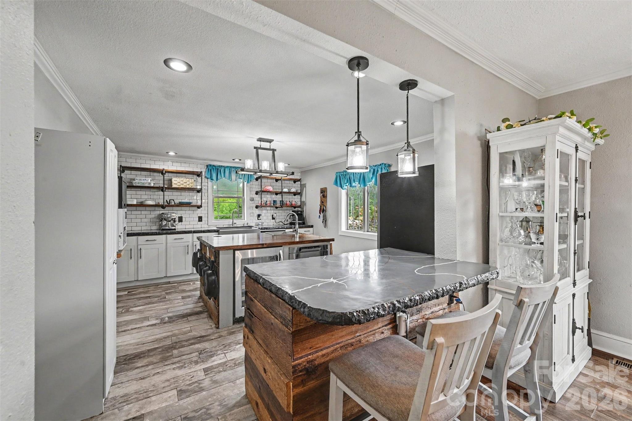 106 Guffey Road — Cherryville