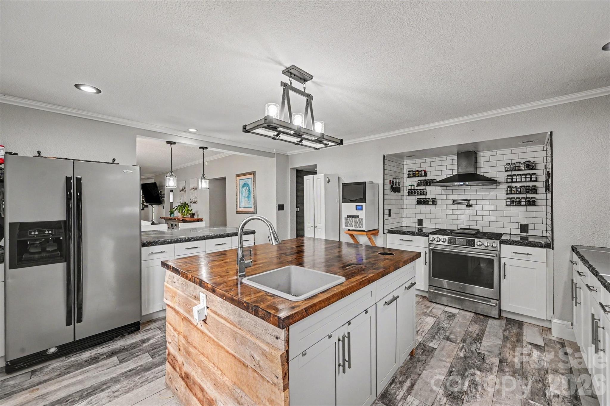 106 Guffey Road — Cherryville