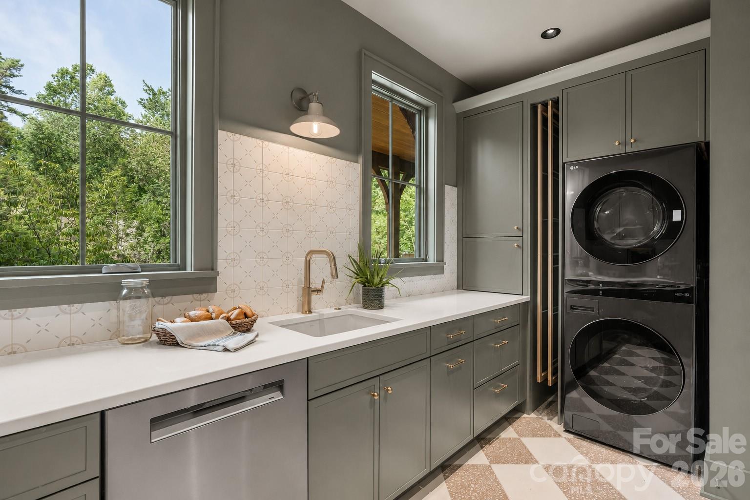 55 Settlers Cove — Brevard