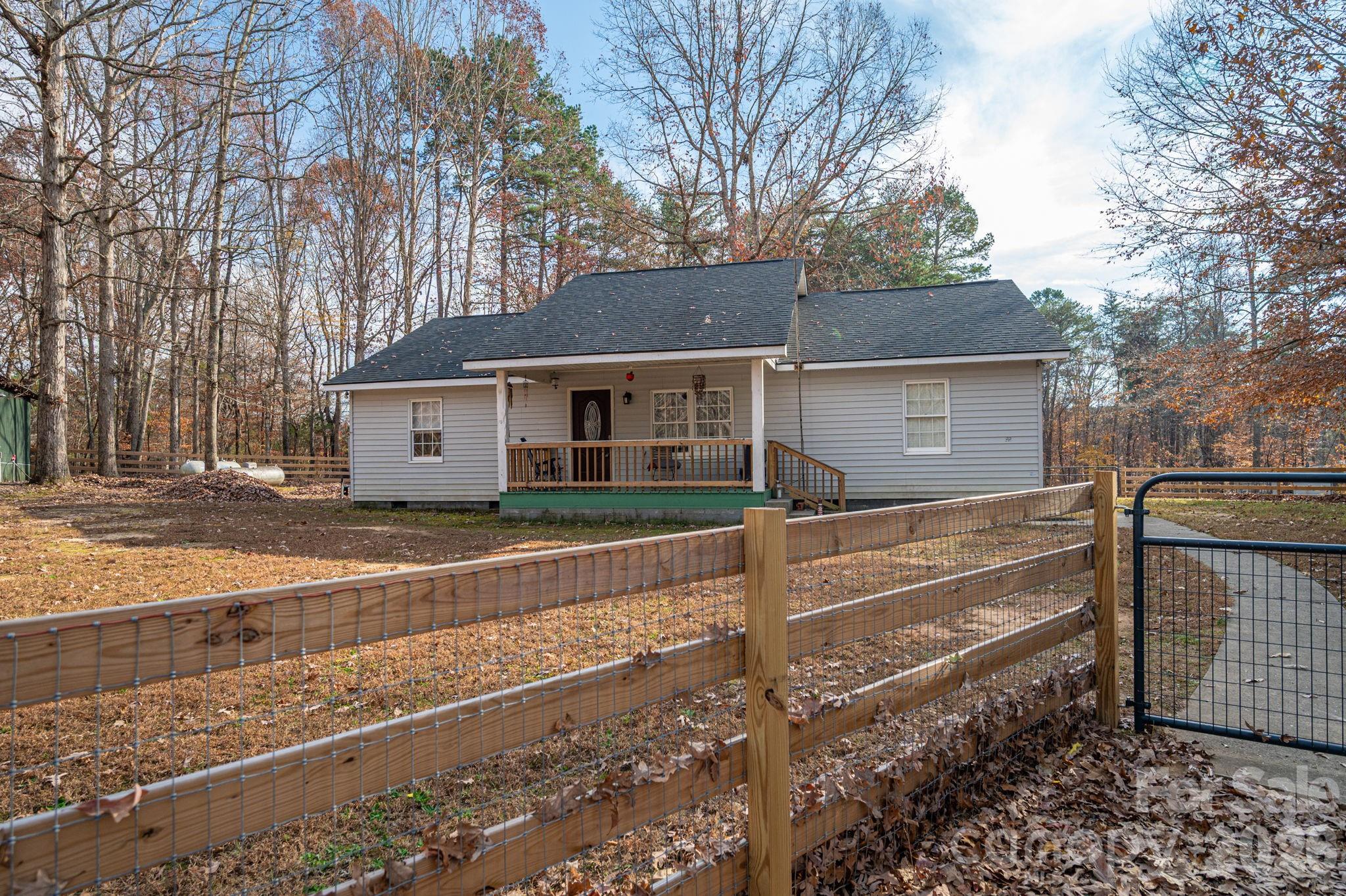 1011 Lester Trail — Iron Station