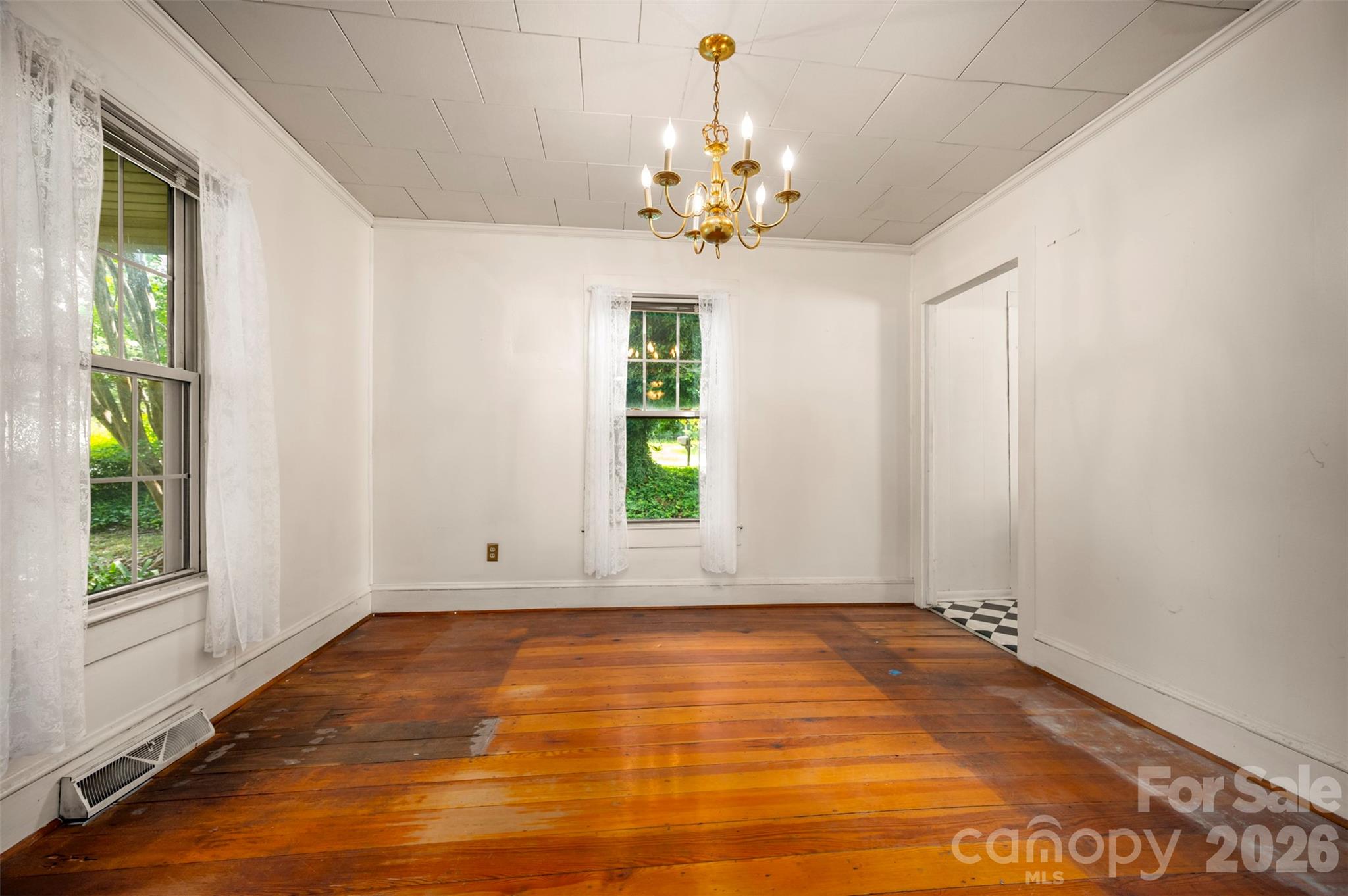 2300 Whitesides Road — Forest City