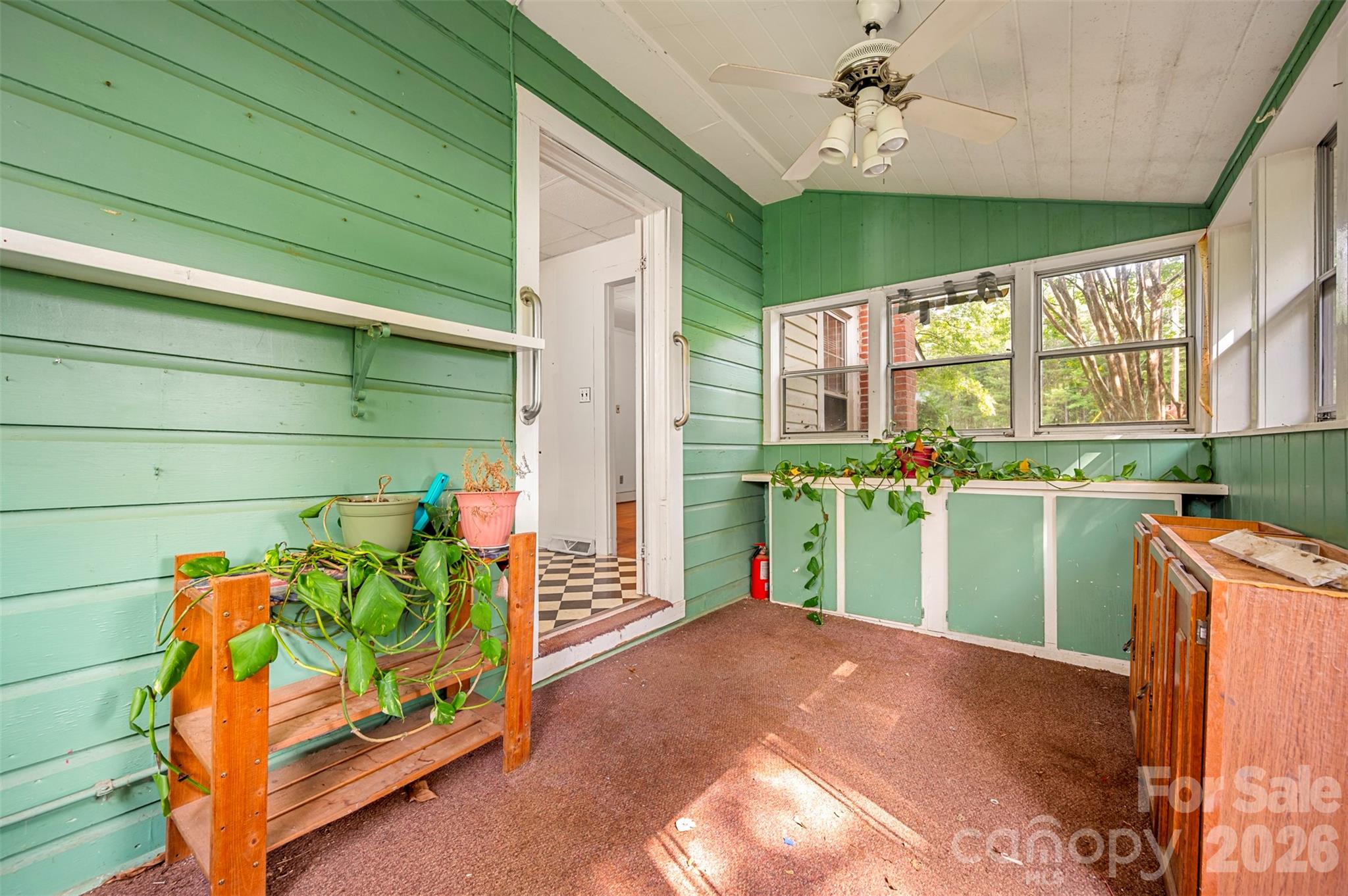 2300 Whitesides Road — Forest City