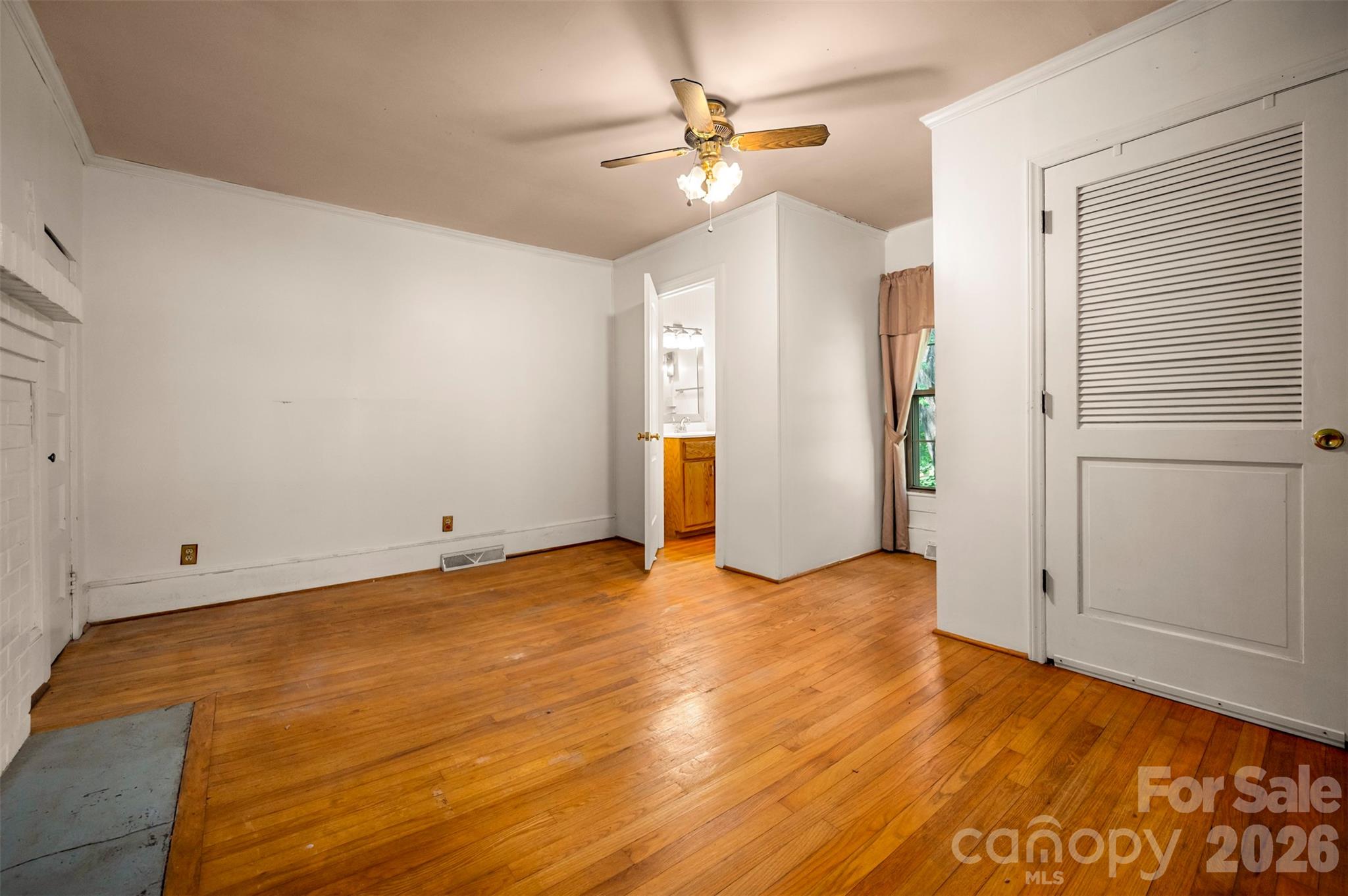 2300 Whitesides Road — Forest City