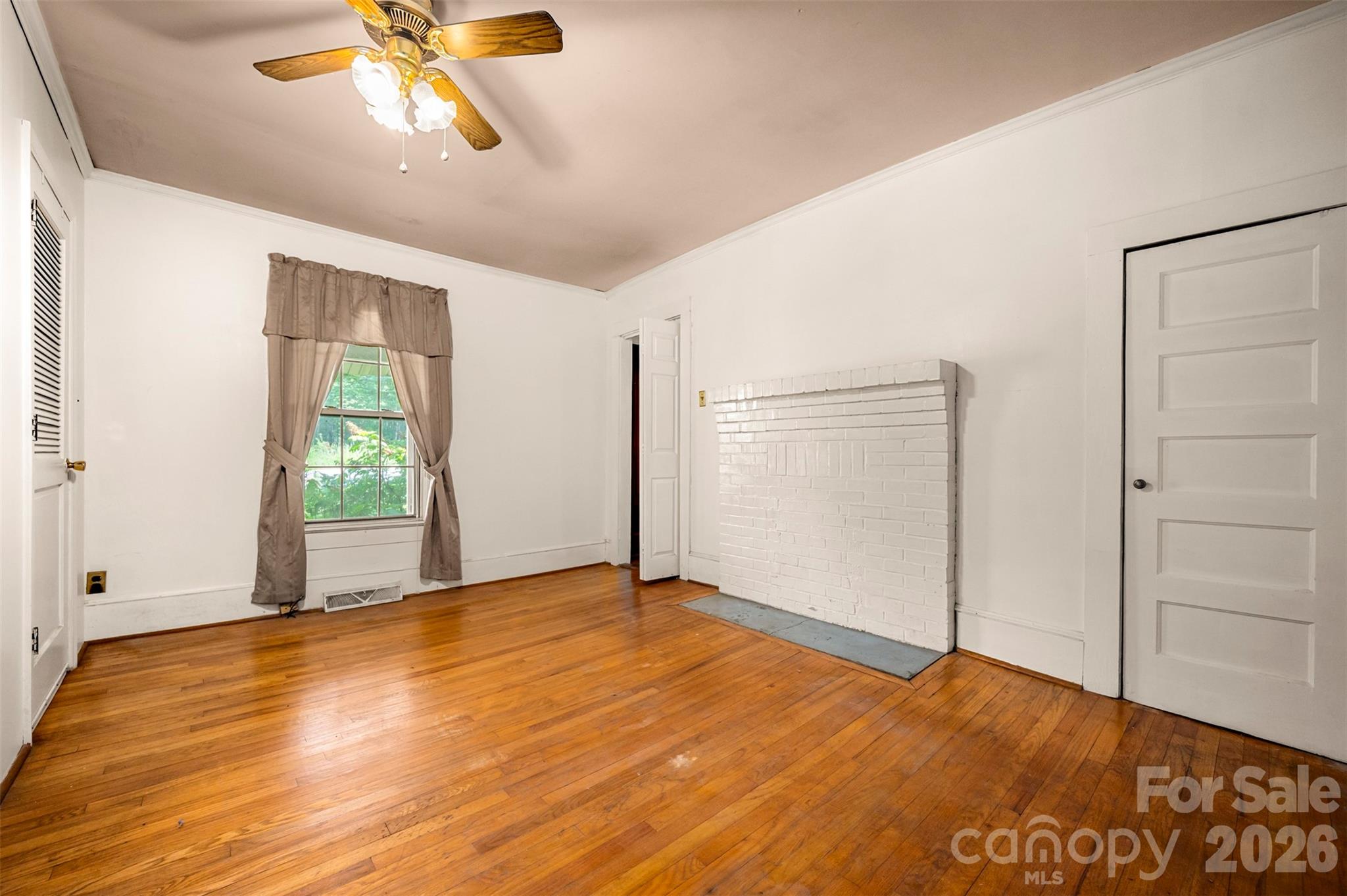 2300 Whitesides Road — Forest City