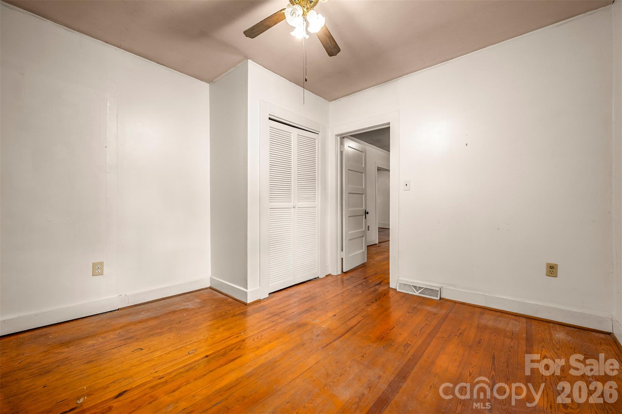 2300 Whitesides Road — Forest City