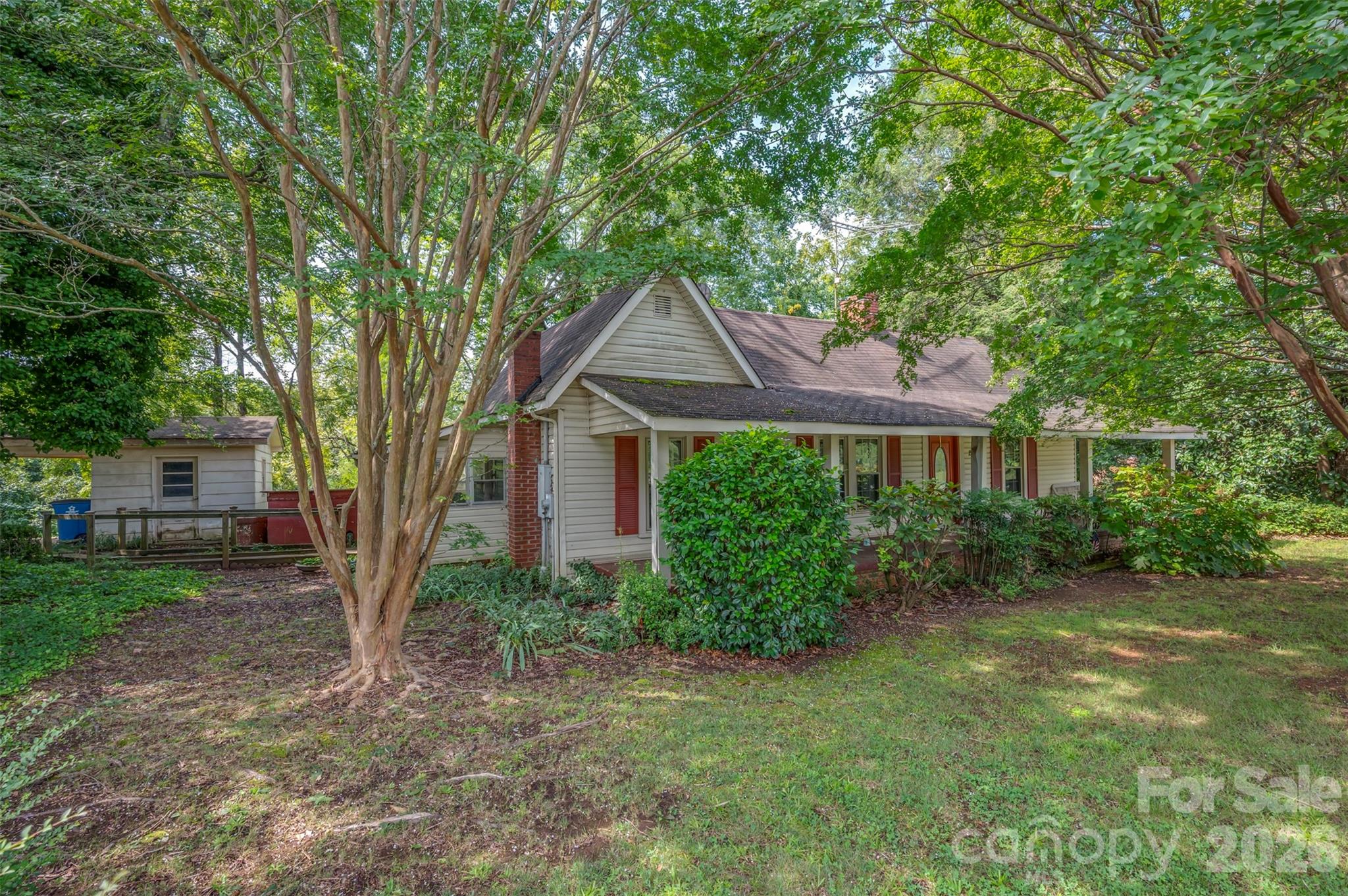 2300 Whitesides Road — Forest City