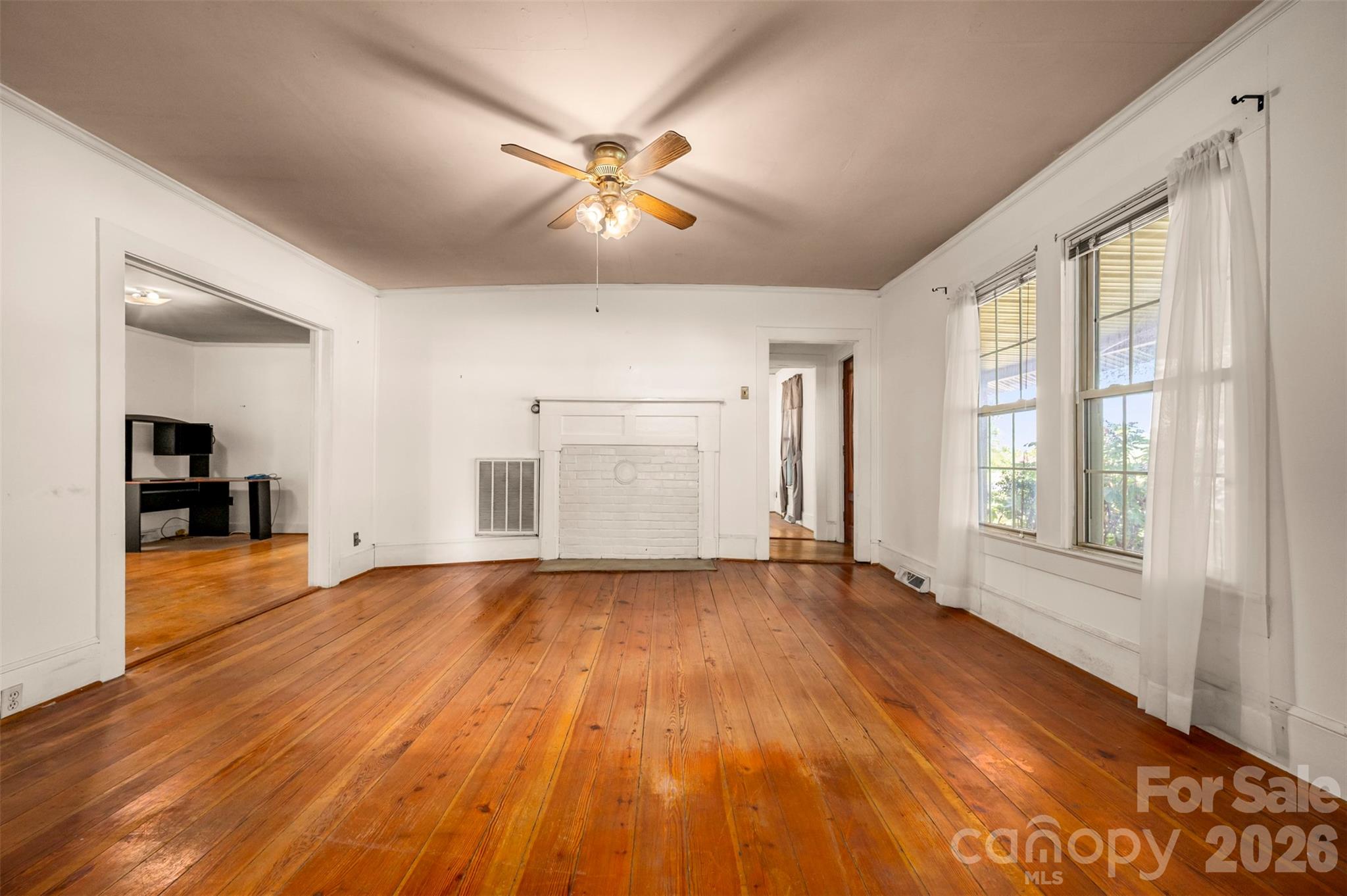 2300 Whitesides Road — Forest City