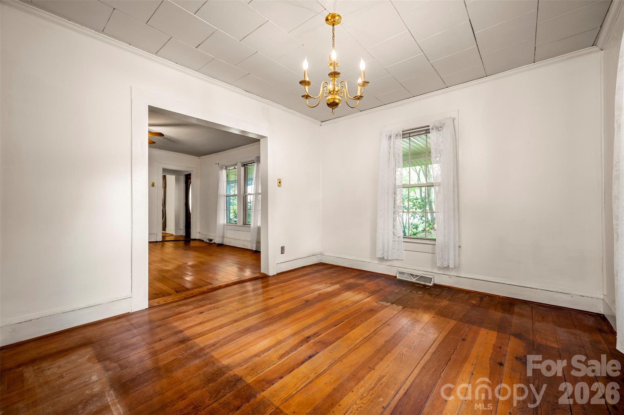 2300 Whitesides Road — Forest City