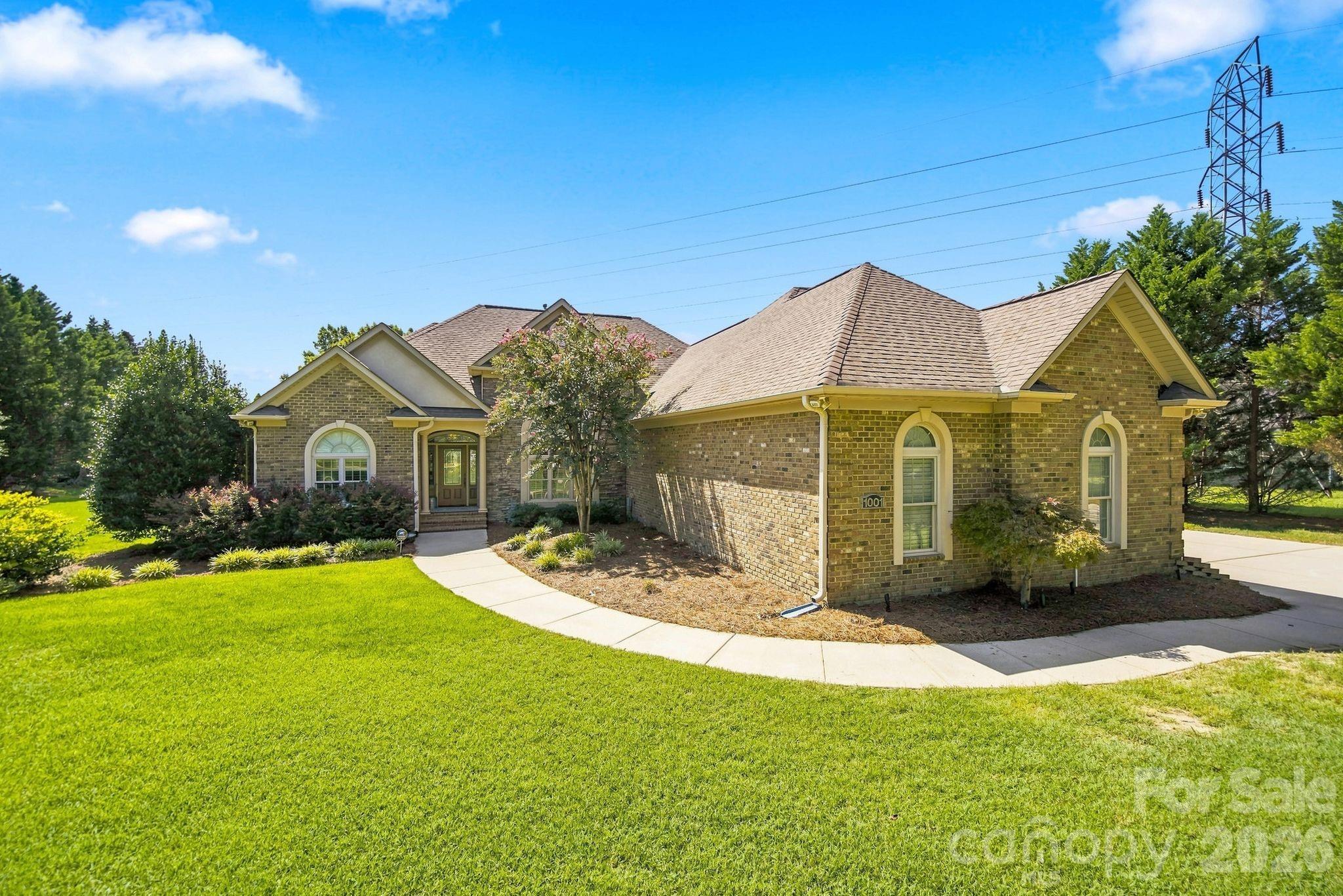 1001 Heritage Acres Drive — Matthews
