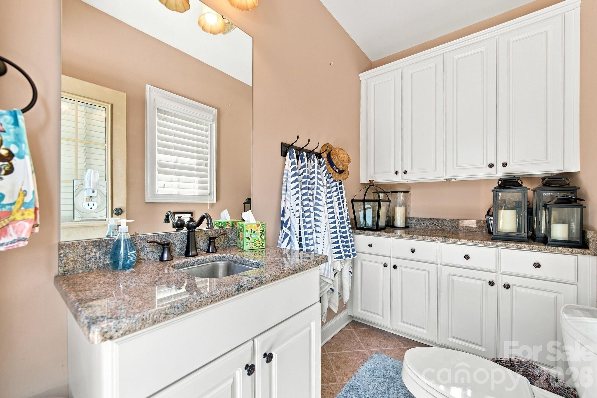 1001 Heritage Acres Drive — Matthews