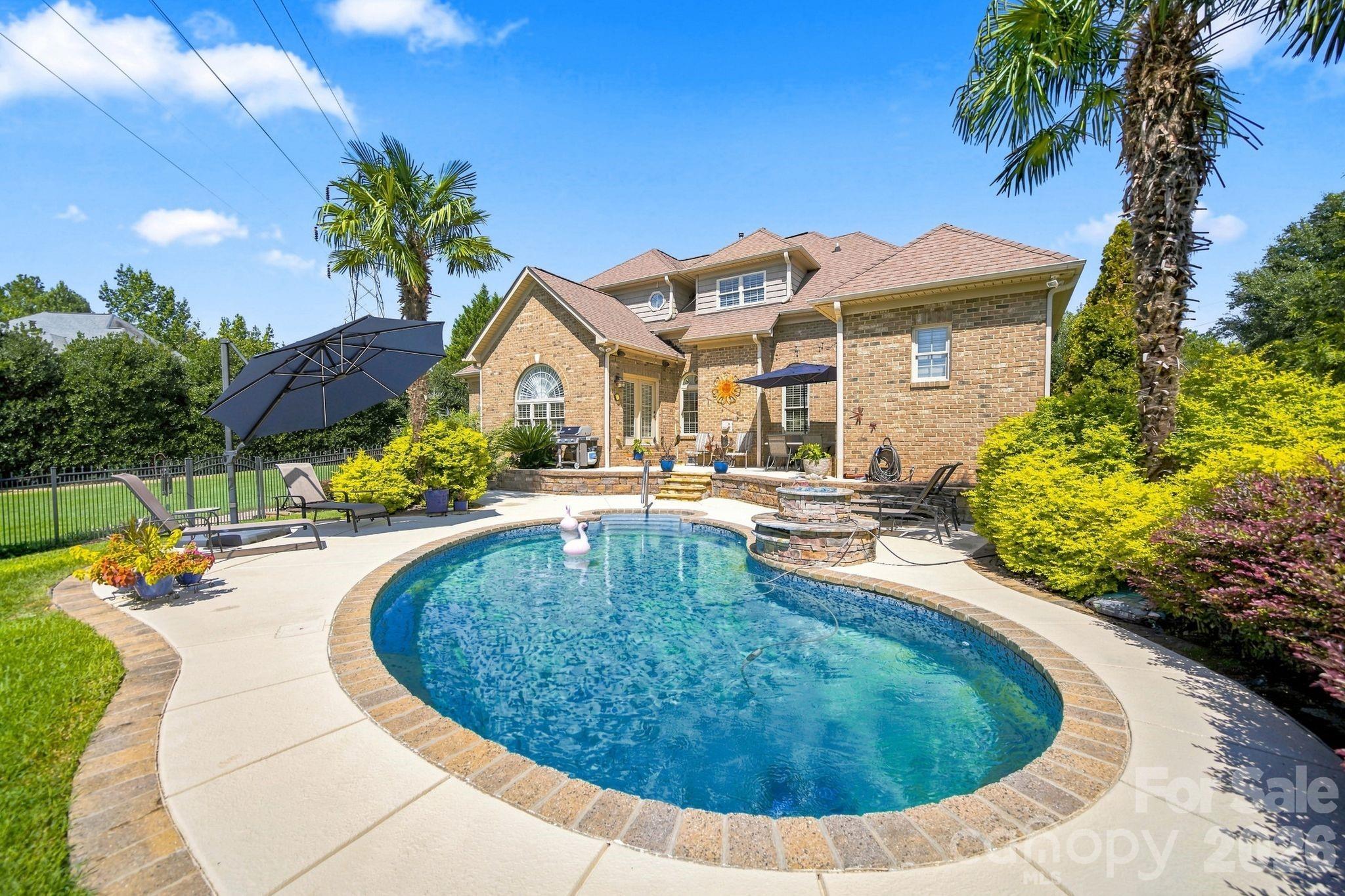 1001 Heritage Acres Drive — Matthews