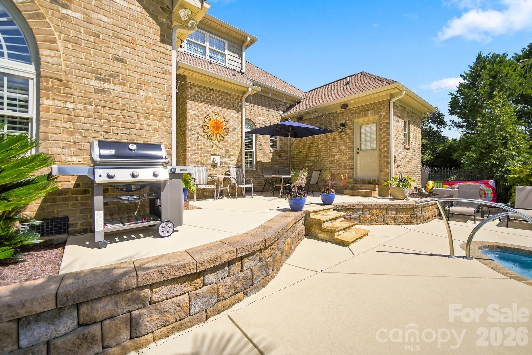 1001 Heritage Acres Drive — Matthews