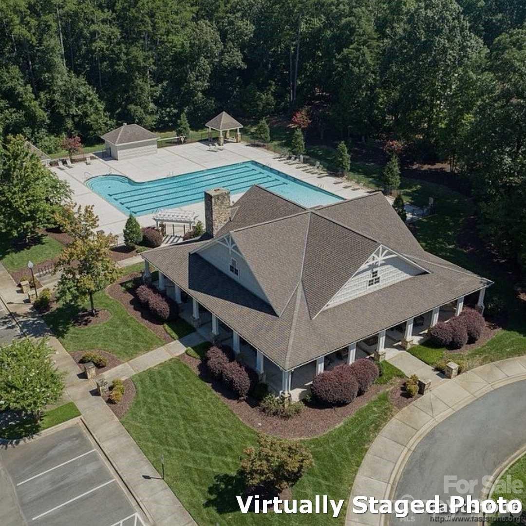 154 Peninsula Pointe Drive — Norwood