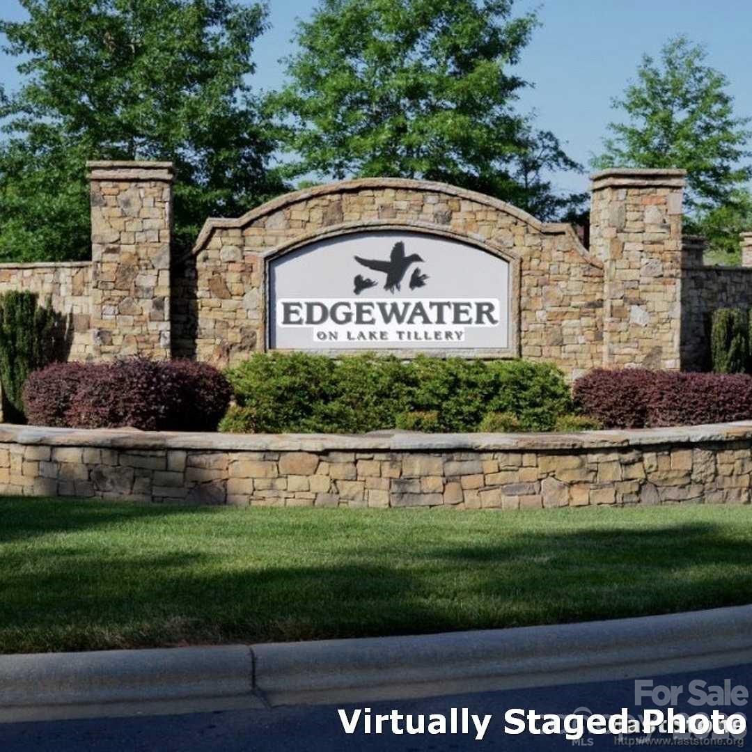 154 Peninsula Pointe Drive — Norwood