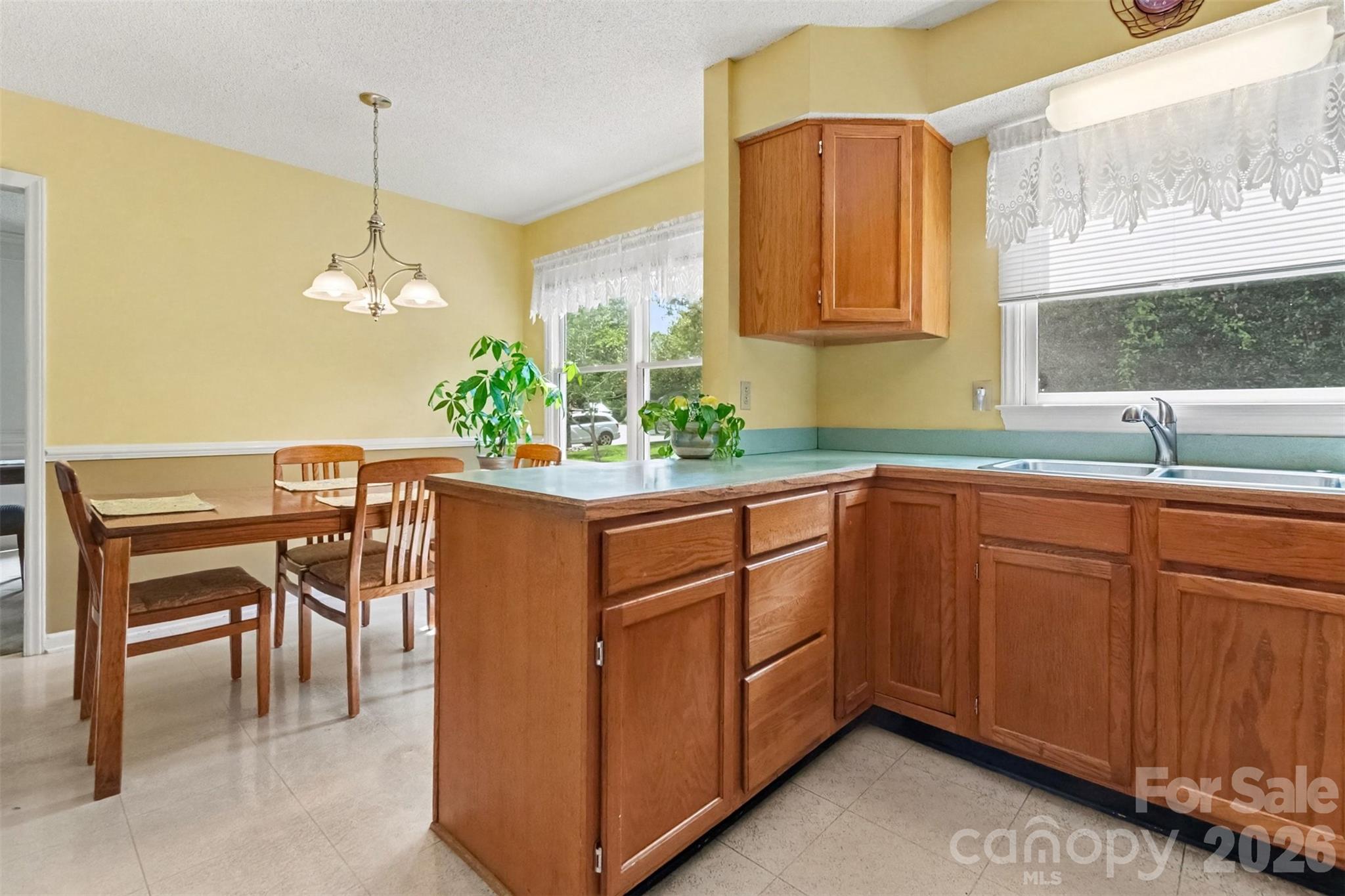 8741 Fieldgate Drive — Charlotte
