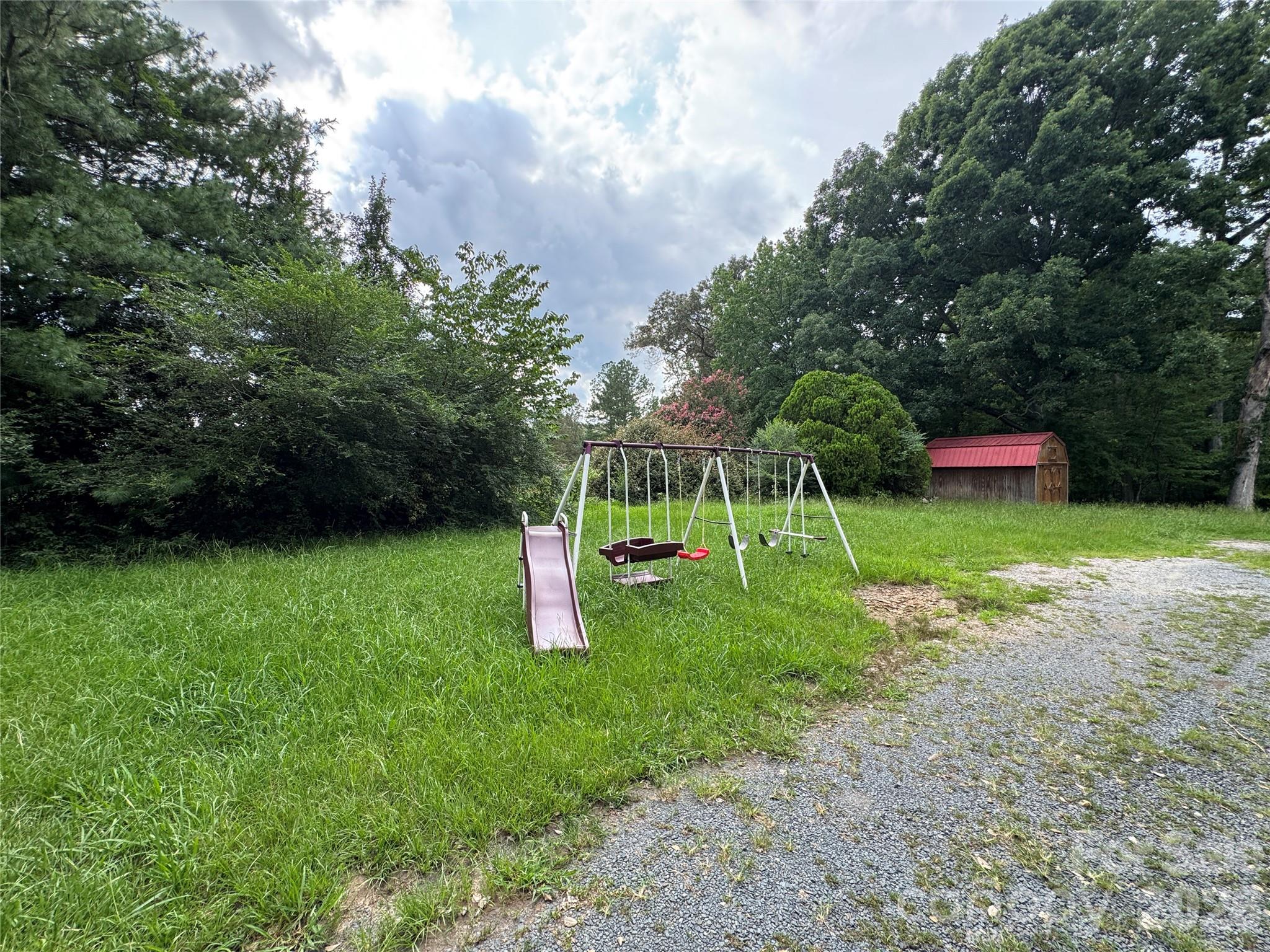 430 Russell Road — Polkton