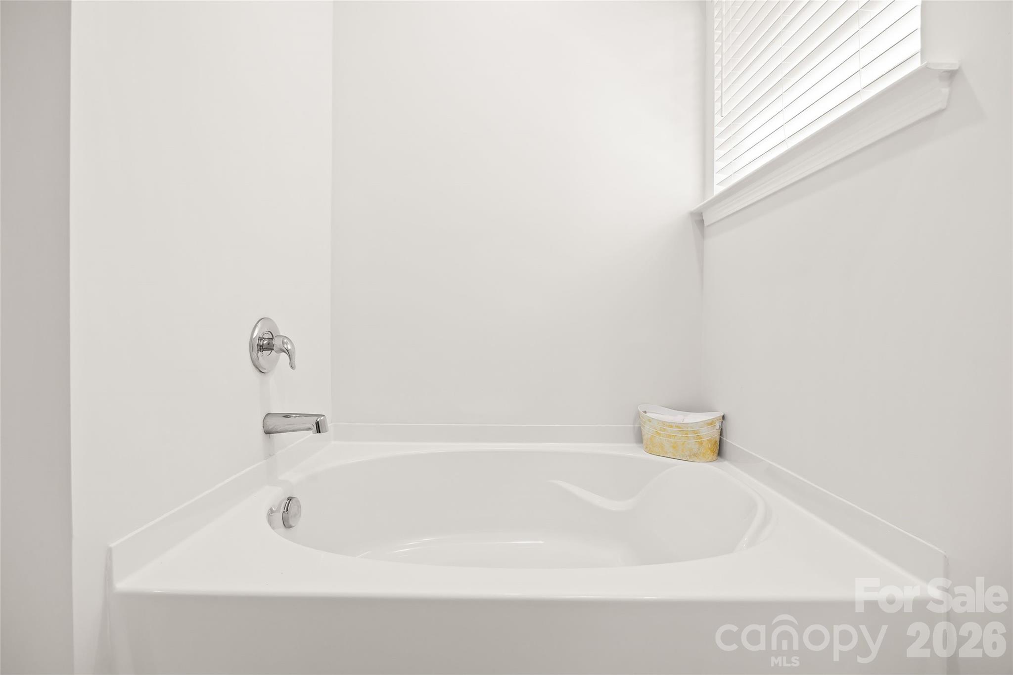 2128 Vanderlyn Street — Monroe