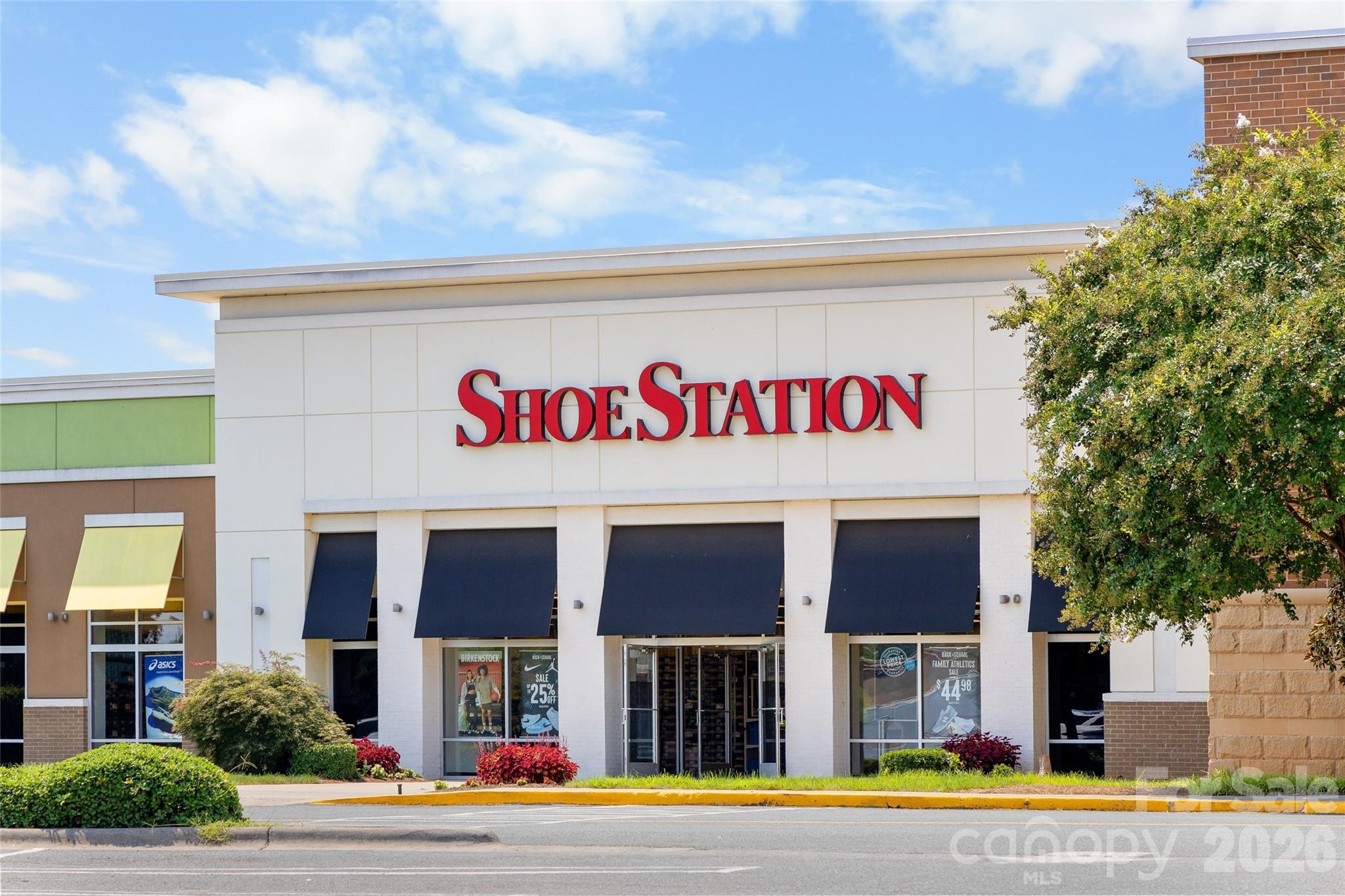 2128 Vanderlyn Street — Monroe