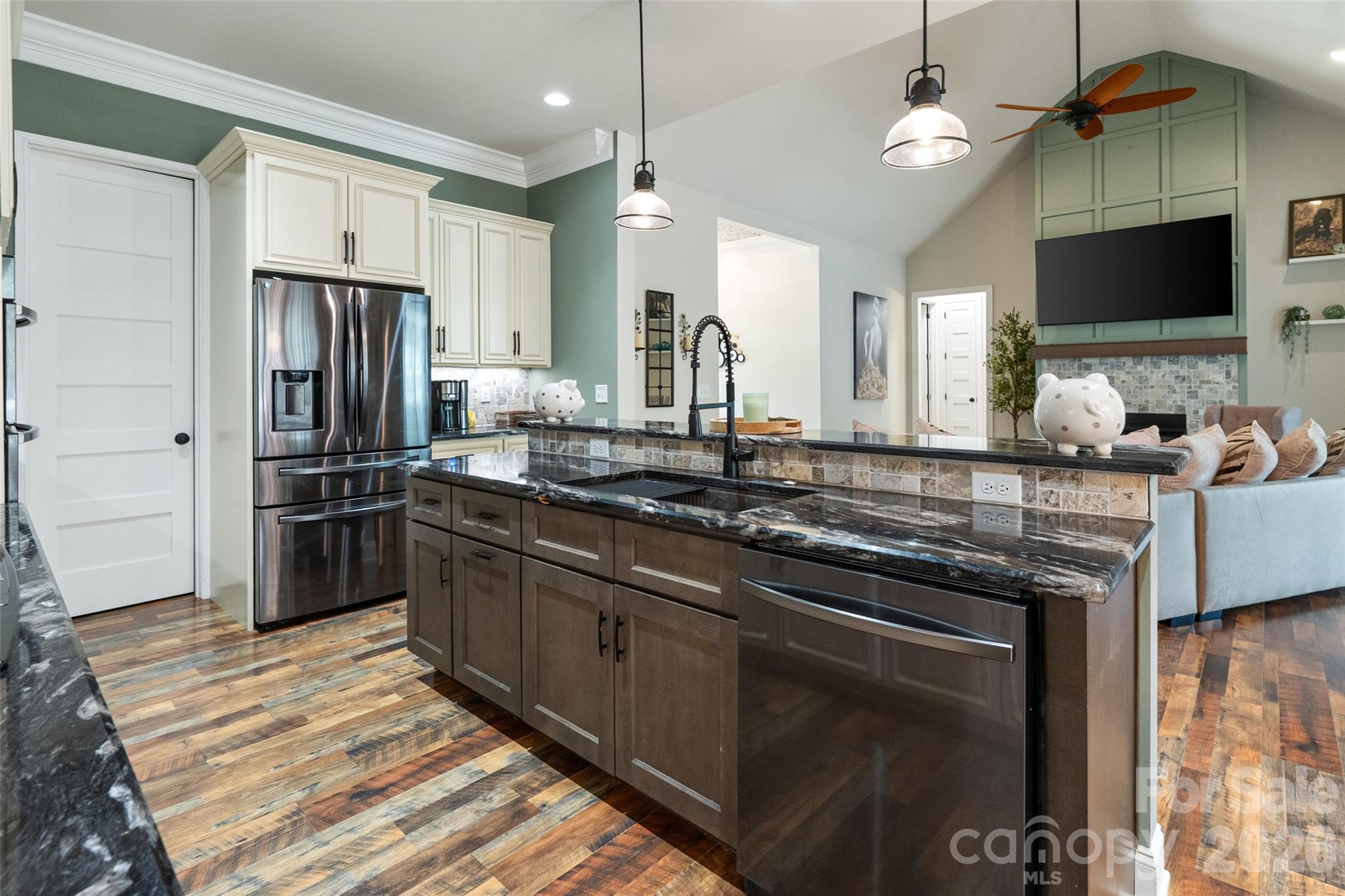 1607 Aragon Beach Road — Rock Hill