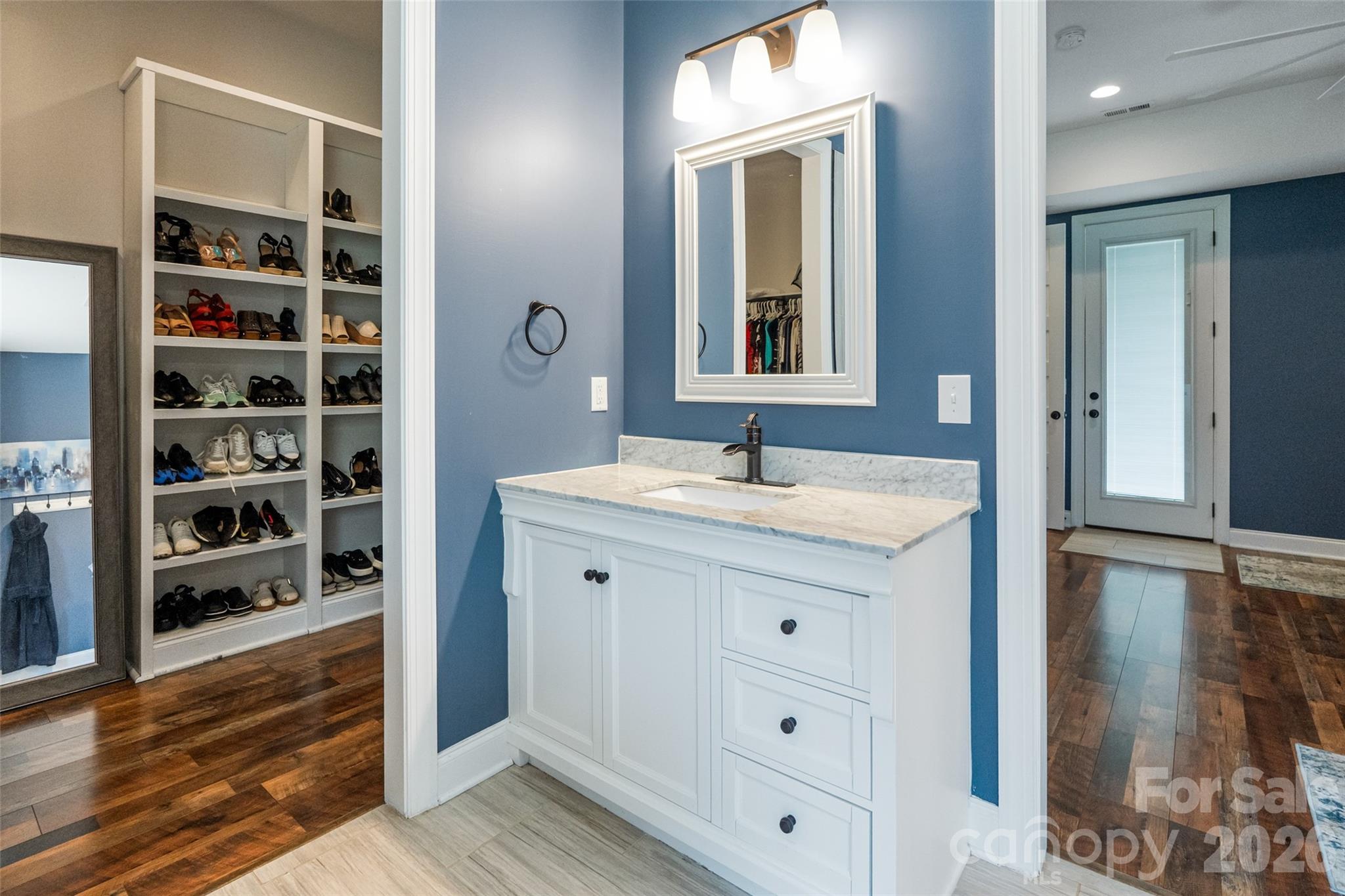 1607 Aragon Beach Road — Rock Hill
