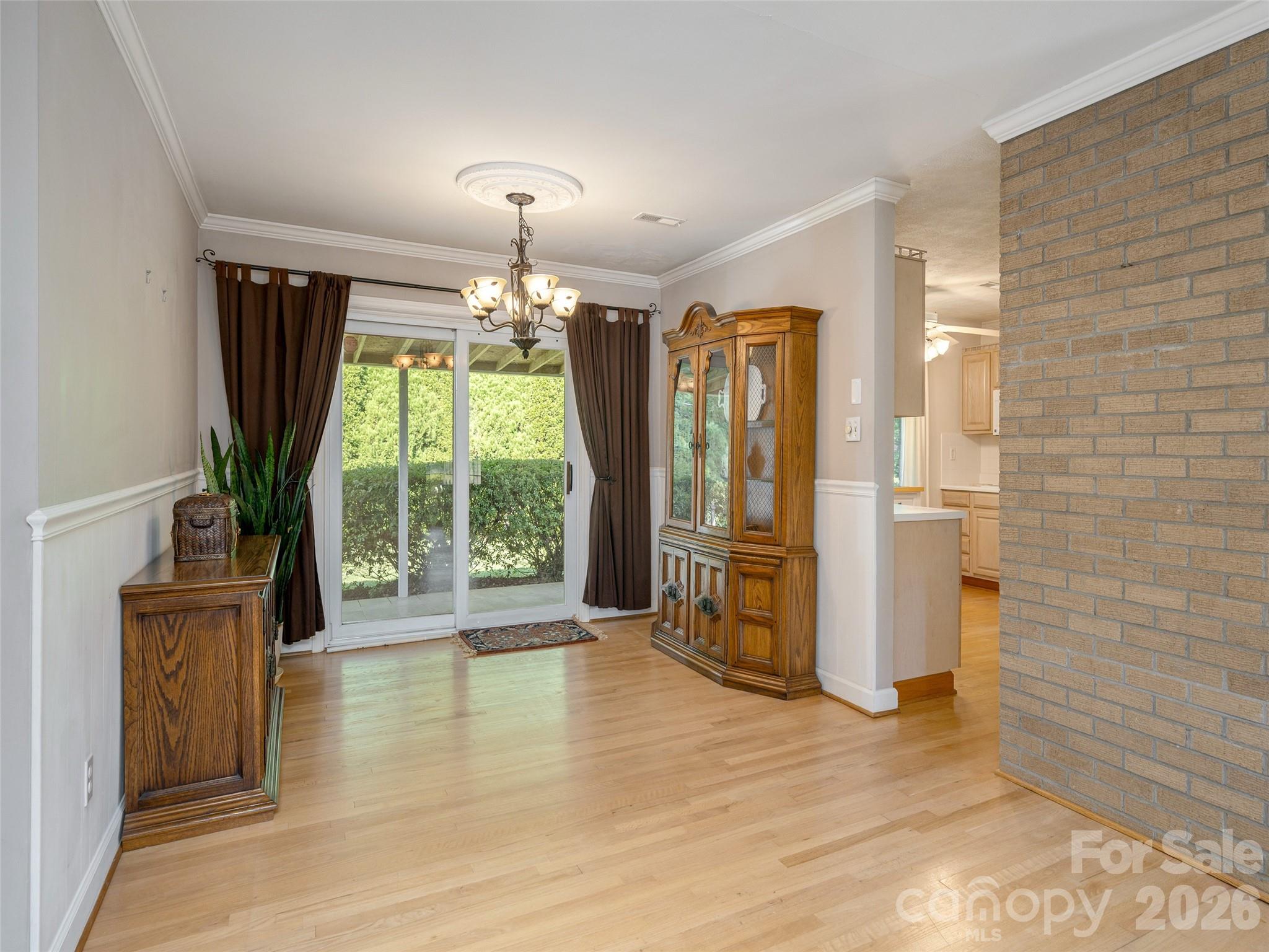 303 Tree Haven Boulevard — Hendersonville