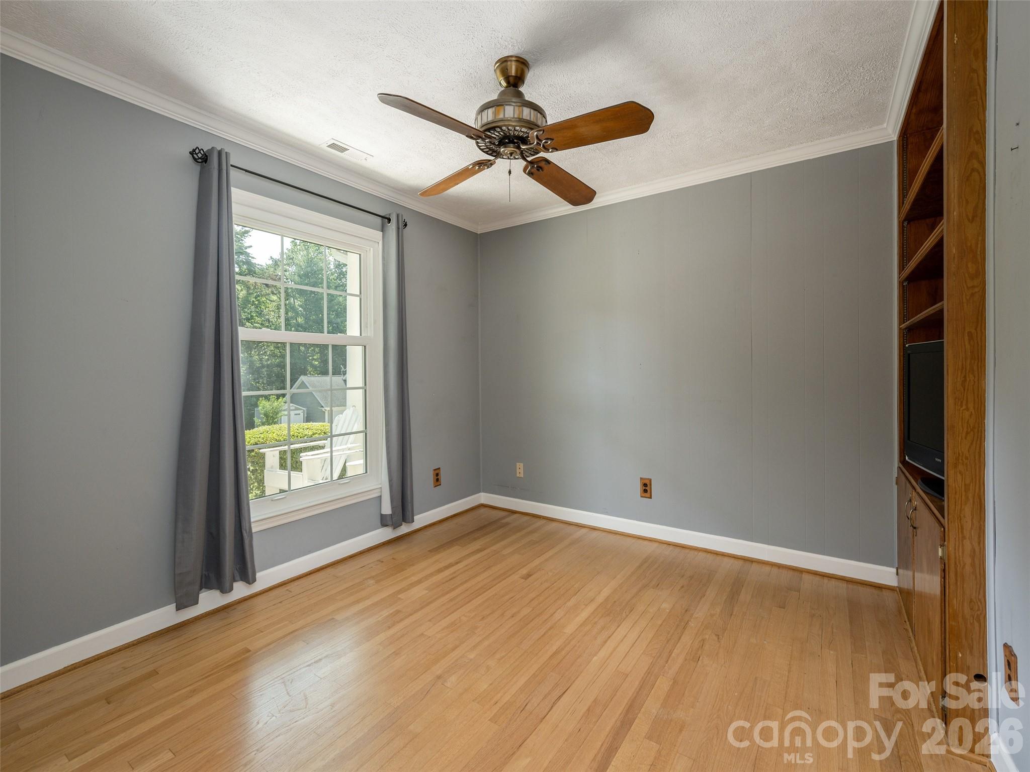 303 Tree Haven Boulevard — Hendersonville