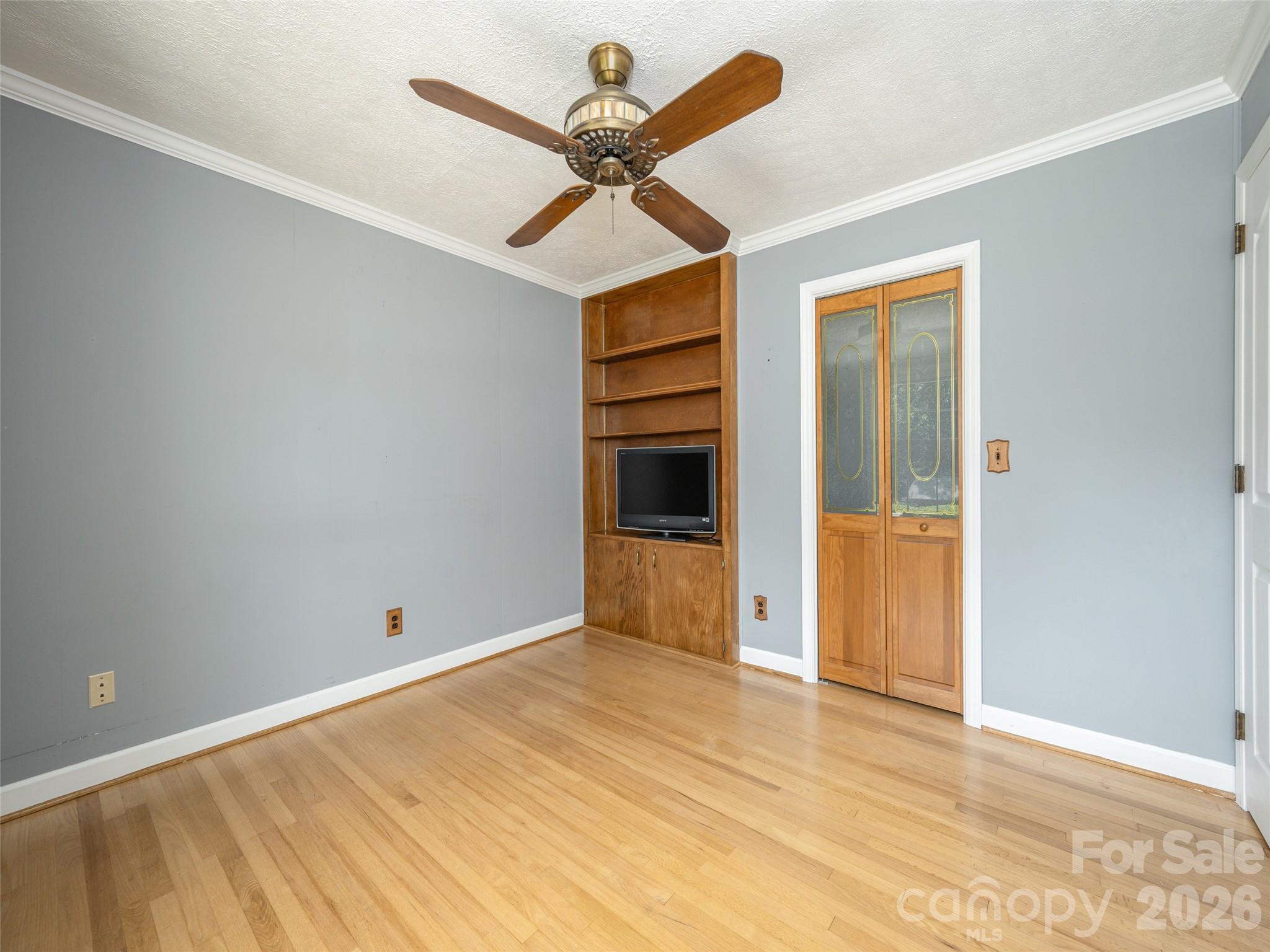 303 Tree Haven Boulevard — Hendersonville