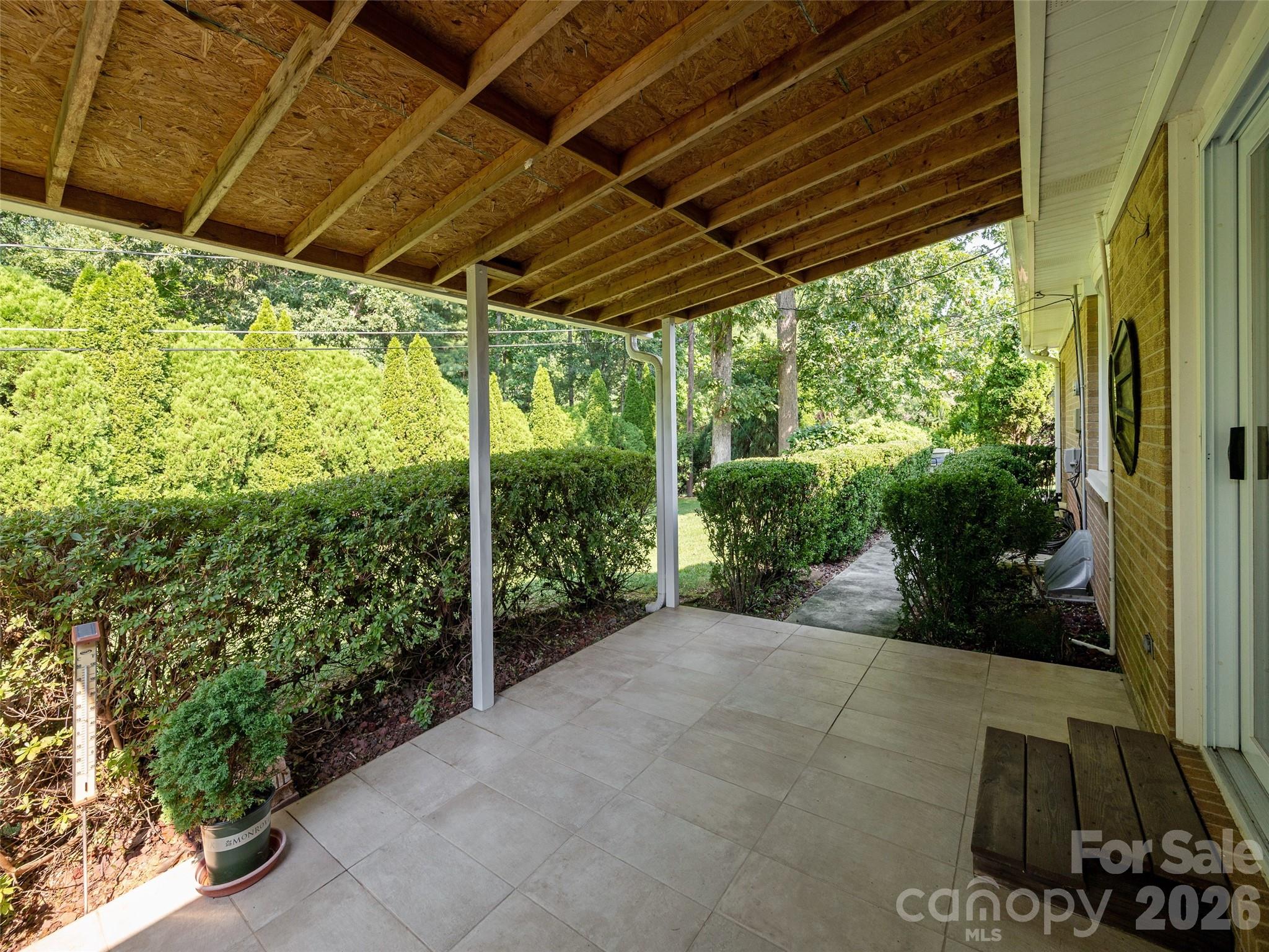 303 Tree Haven Boulevard — Hendersonville