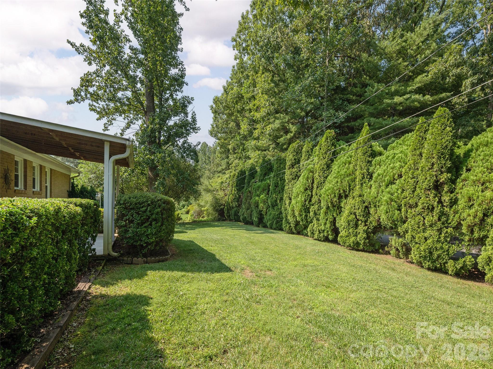 303 Tree Haven Boulevard — Hendersonville