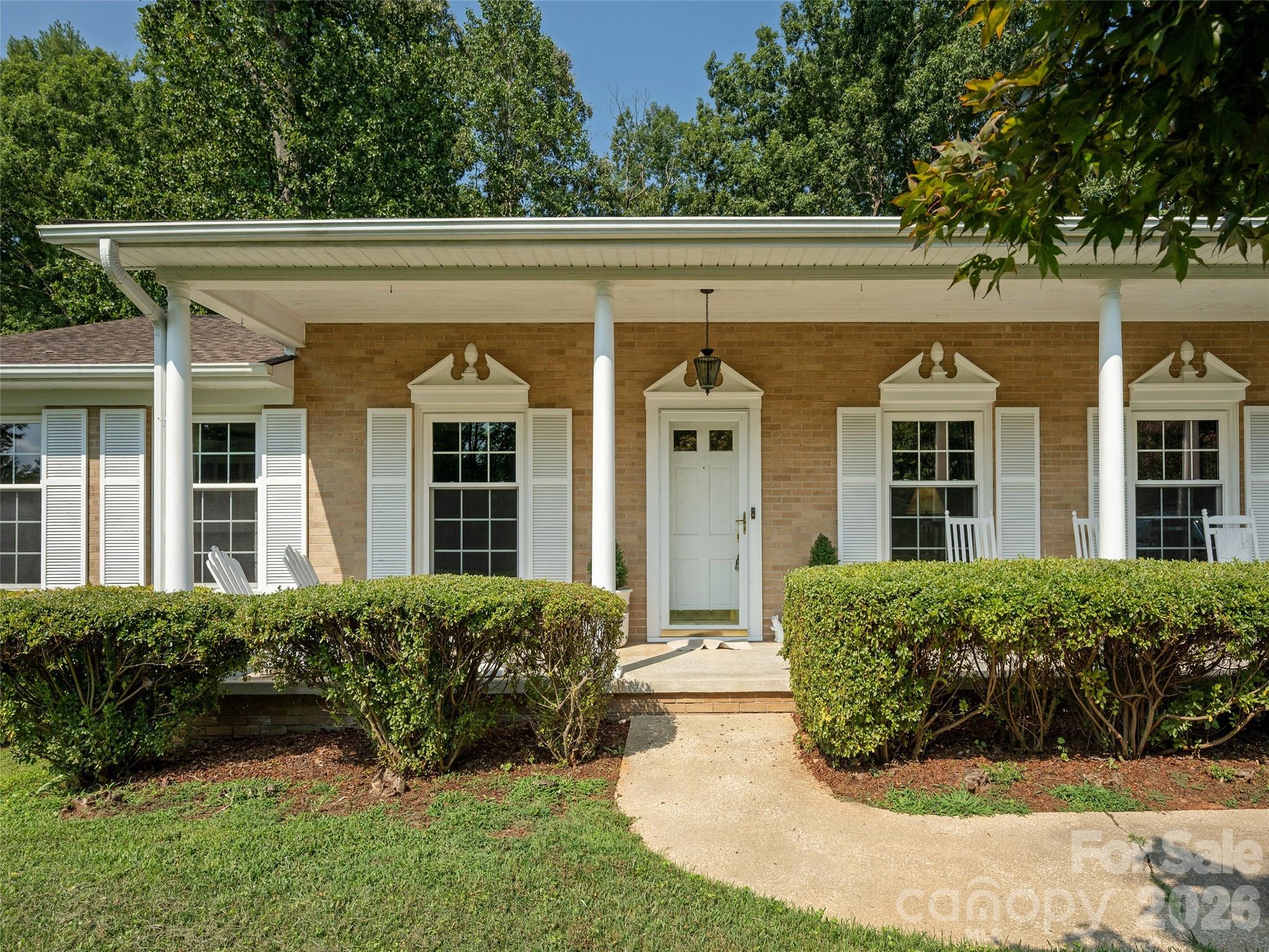 303 Tree Haven Boulevard — Hendersonville